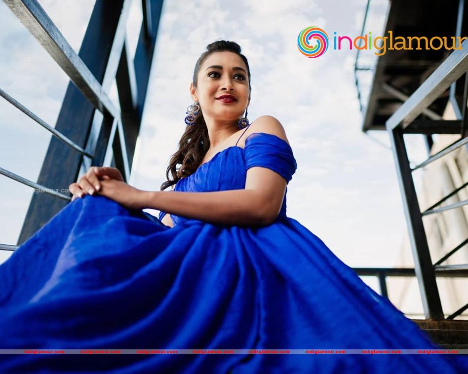Bhanu Sri Actress hd photo