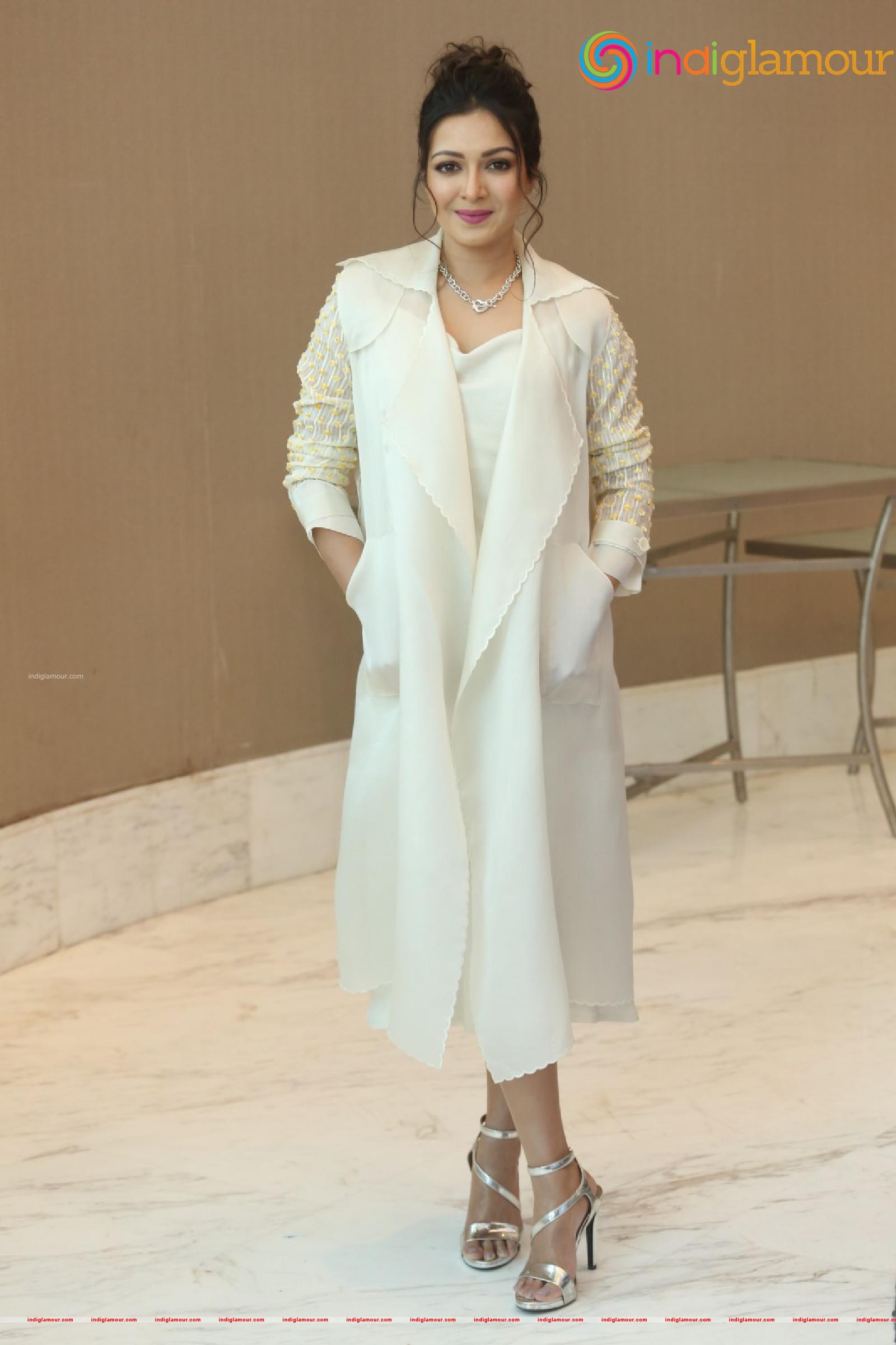 Catherine Tresa Actress hd photo