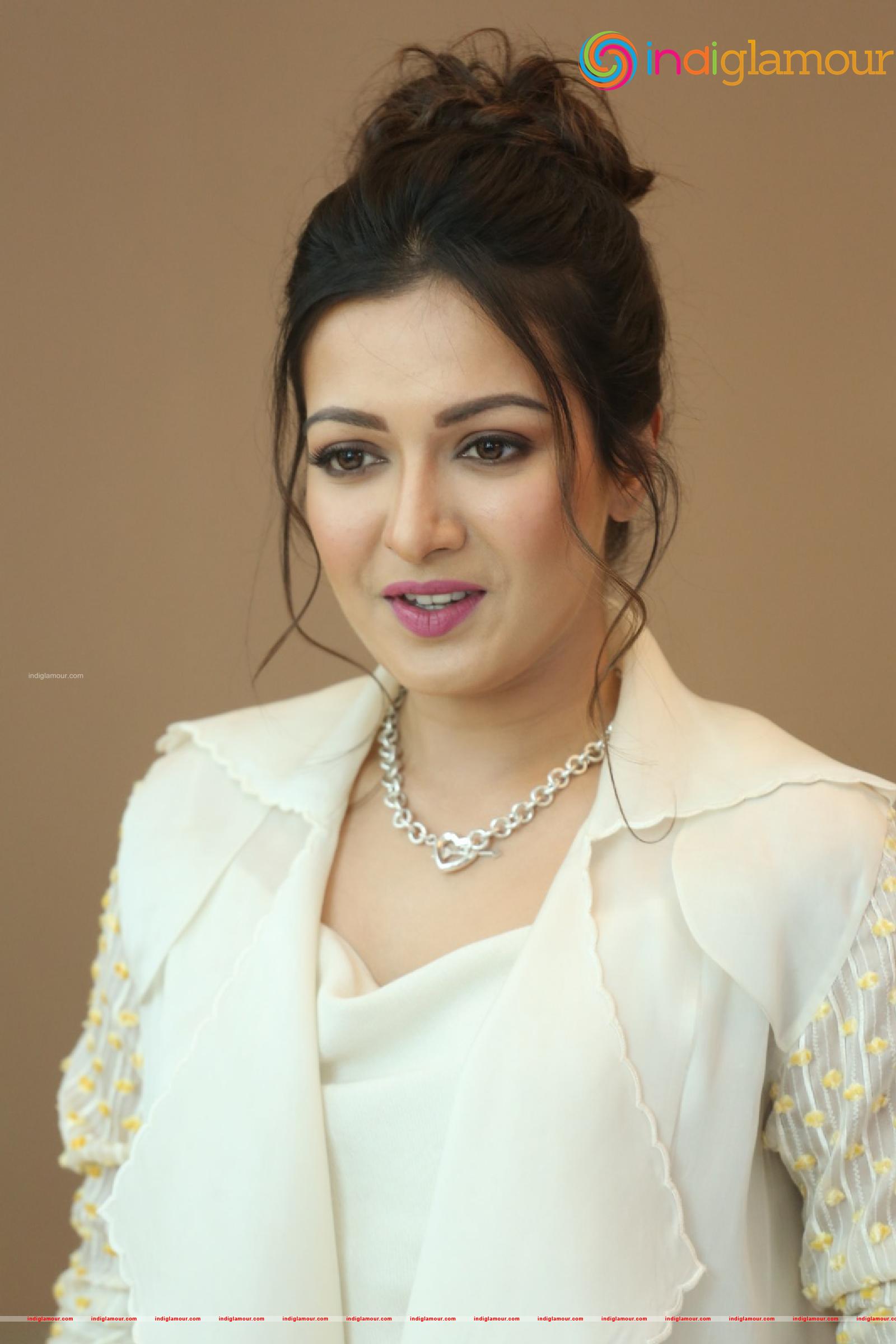 Catherine Tresa Actress hd photo