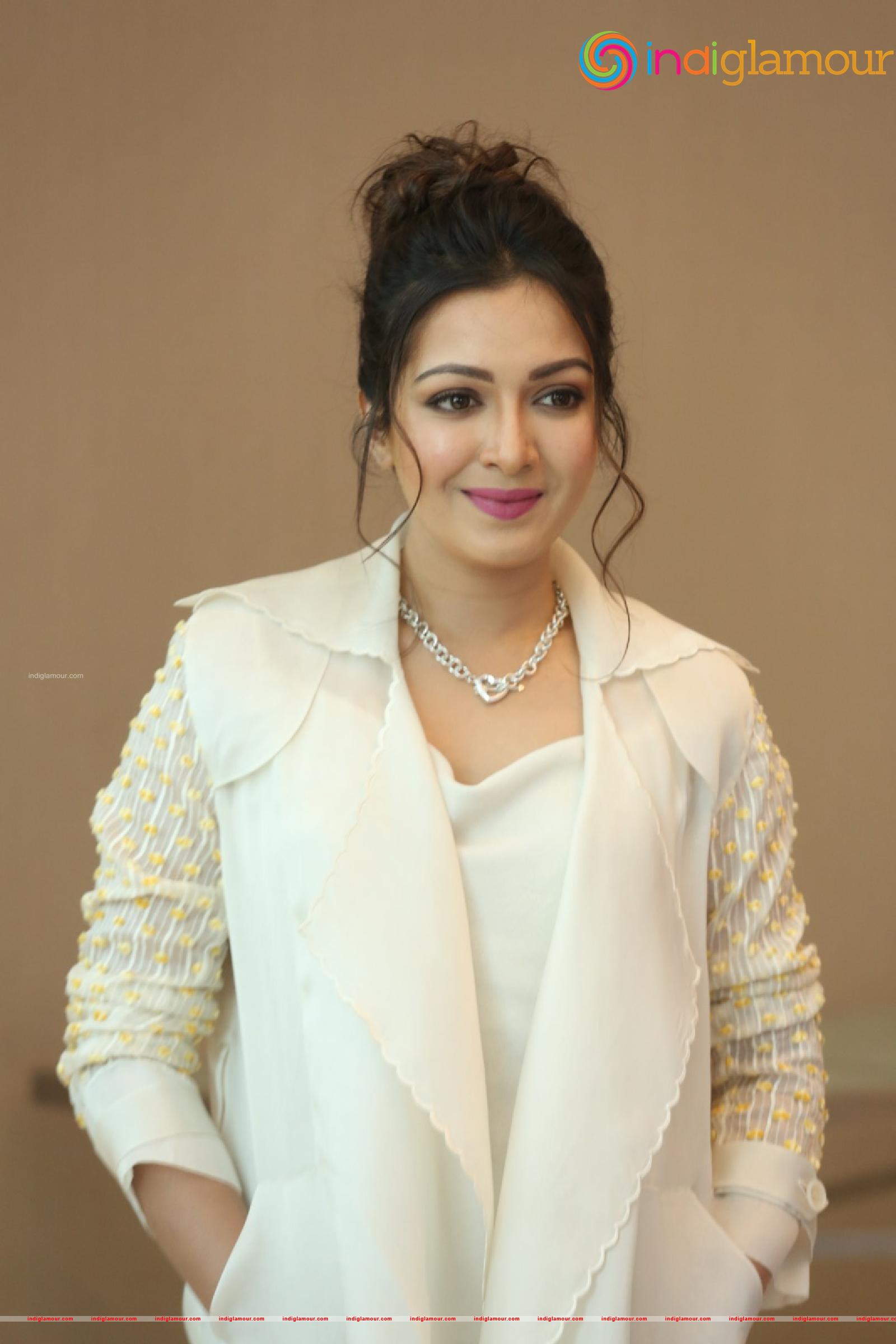 Catherine Tresa Actress hd photo