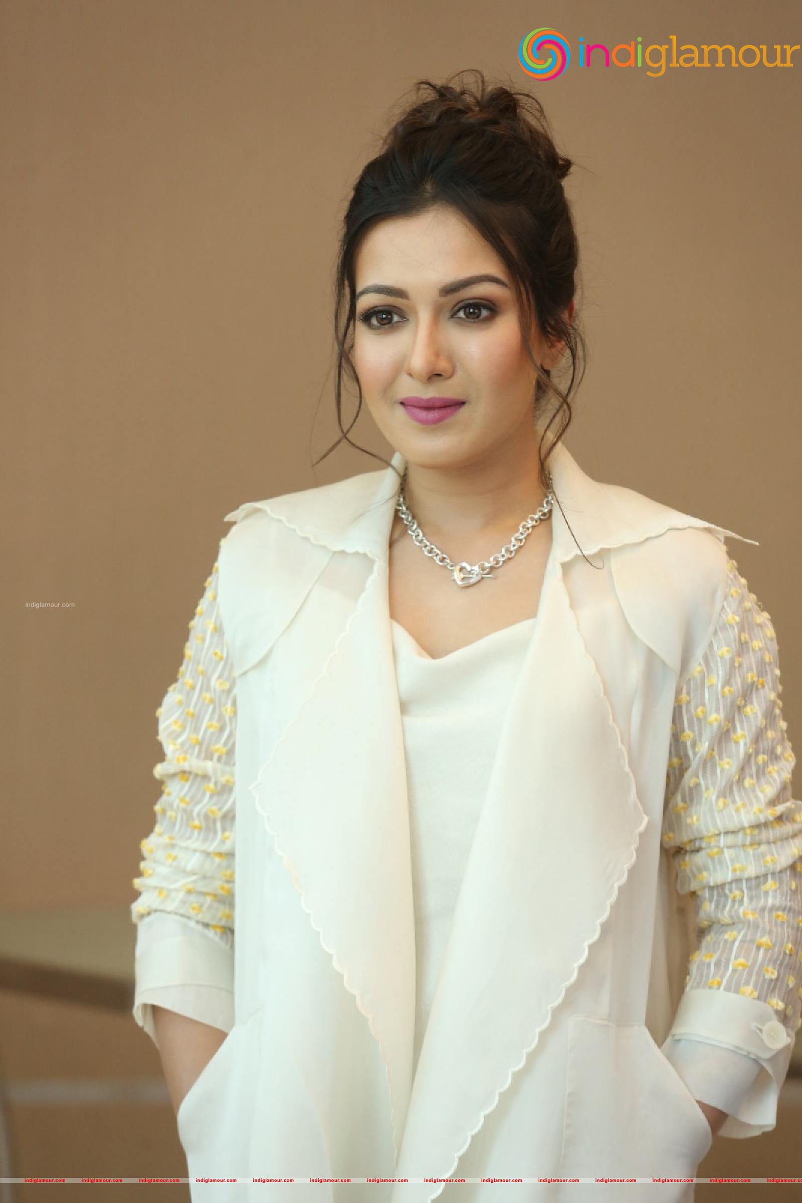Catherine Tresa Actress hd photo