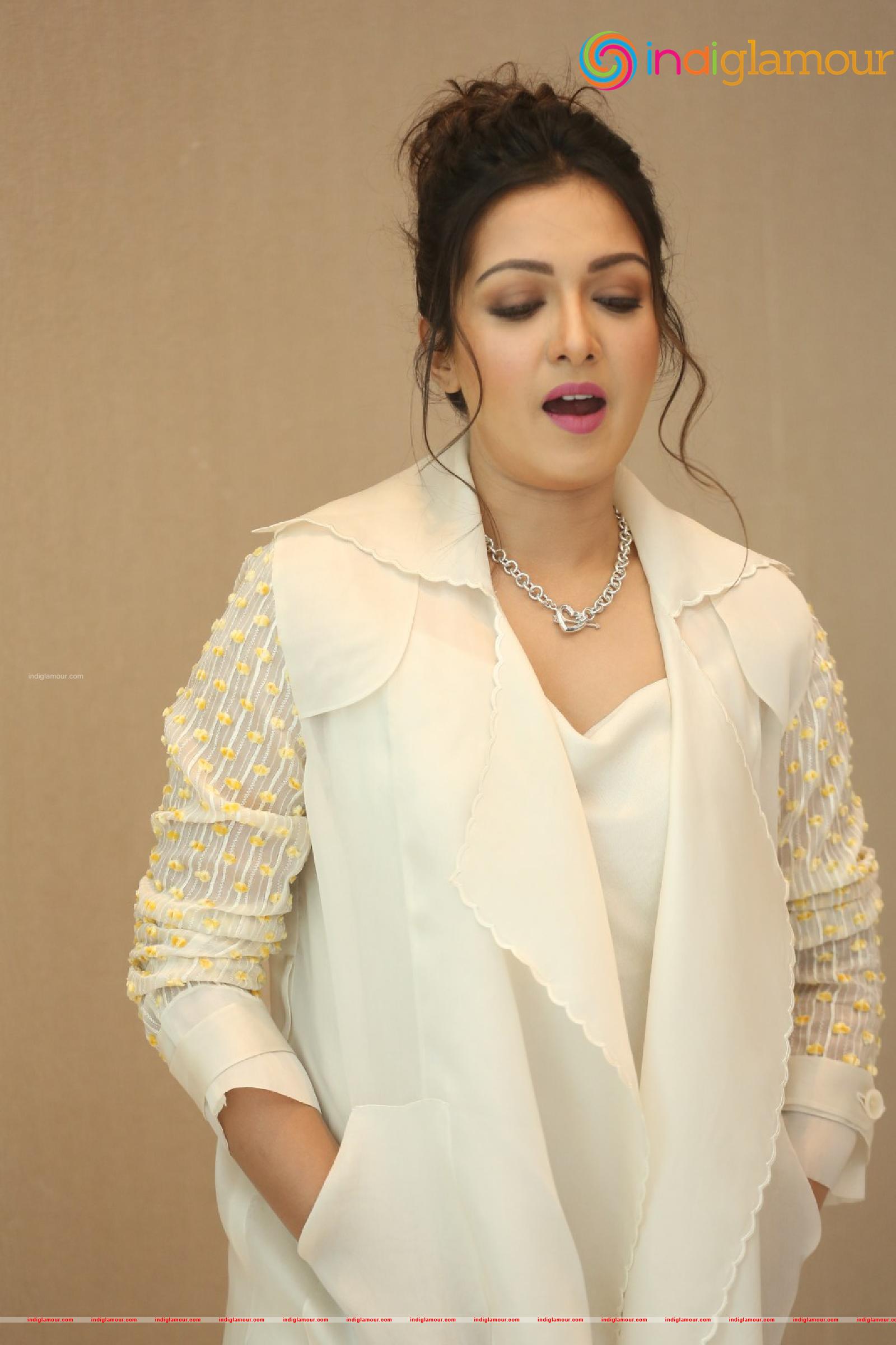 Catherine Tresa Actress hd photo