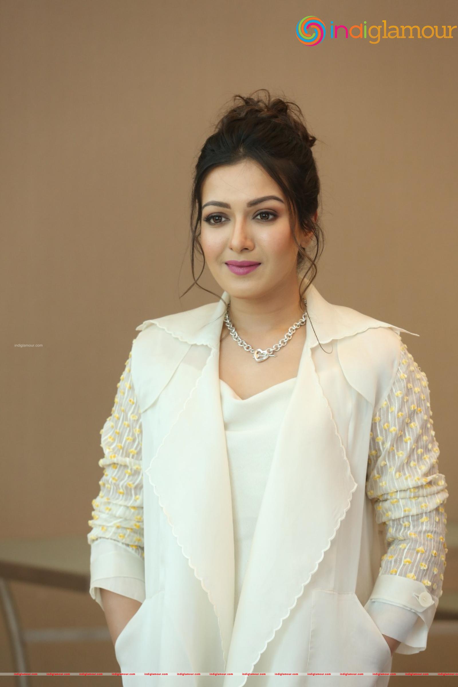 Catherine Tresa Actress hd photo