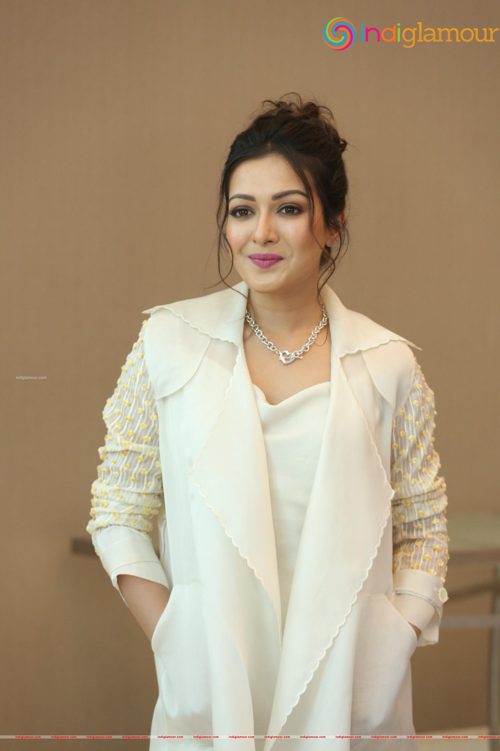 Catherine Tresa Actress hd photo