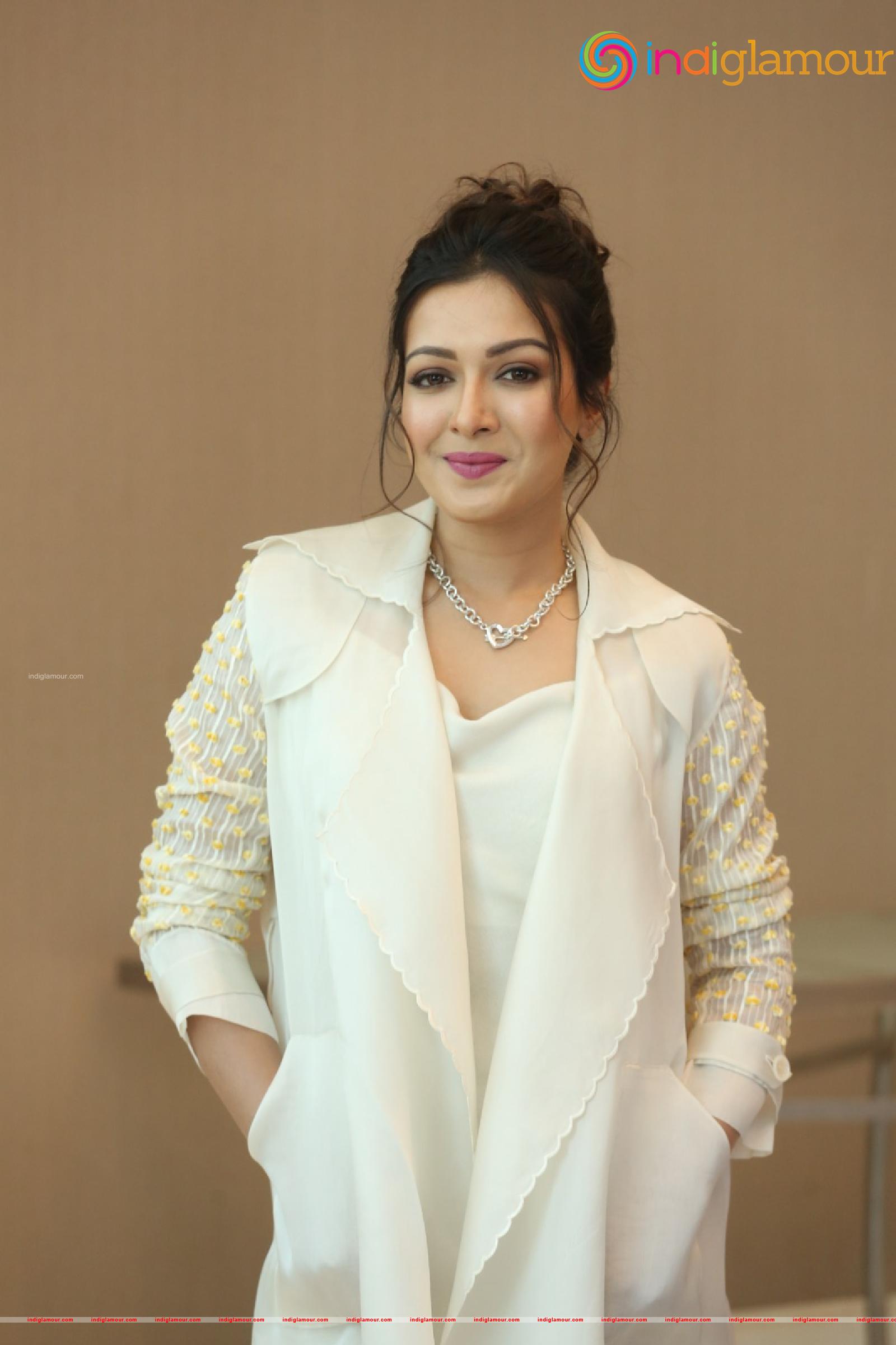 Catherine Tresa Actress hd photo