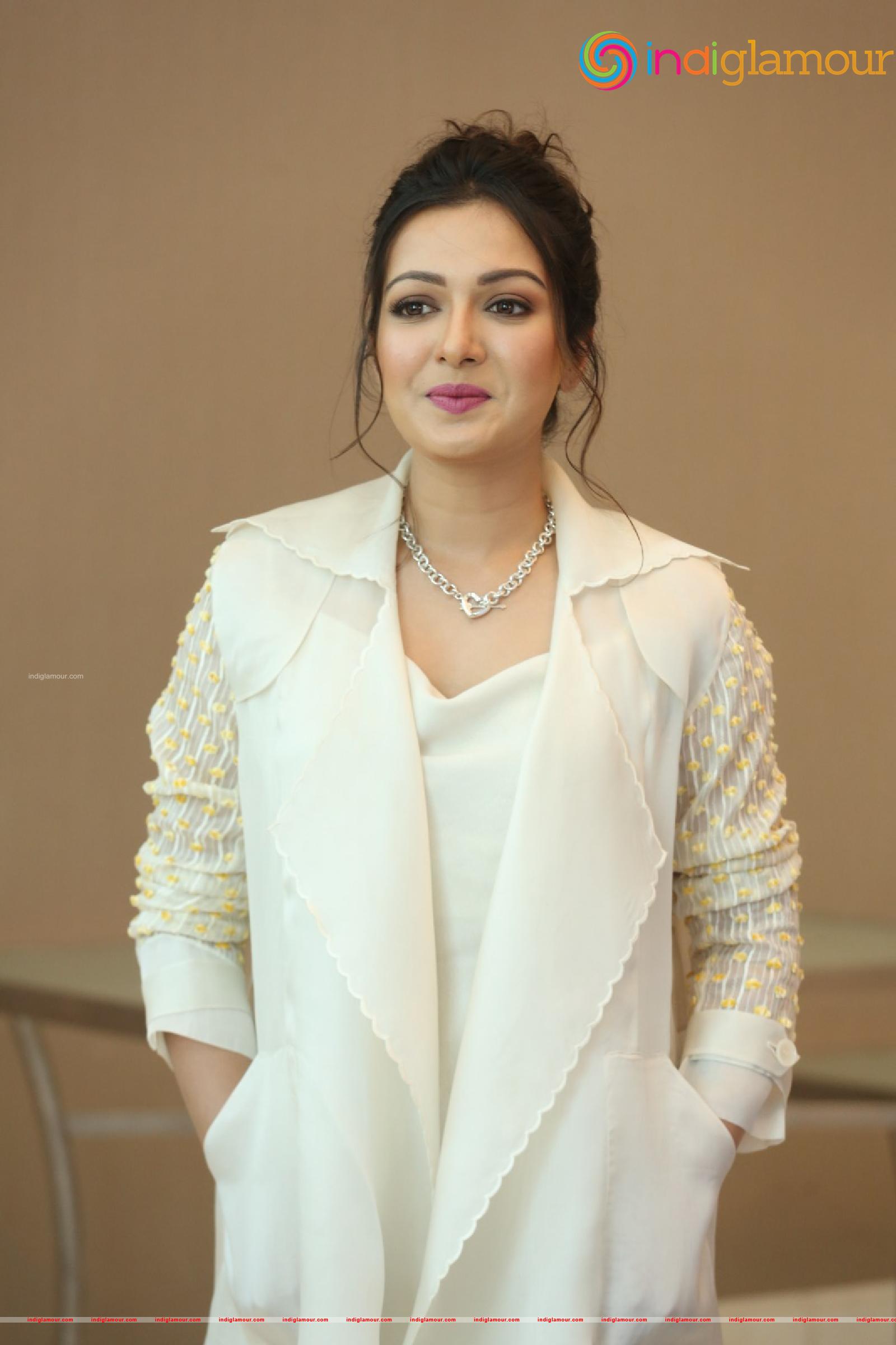 Catherine Tresa Actress hd photo