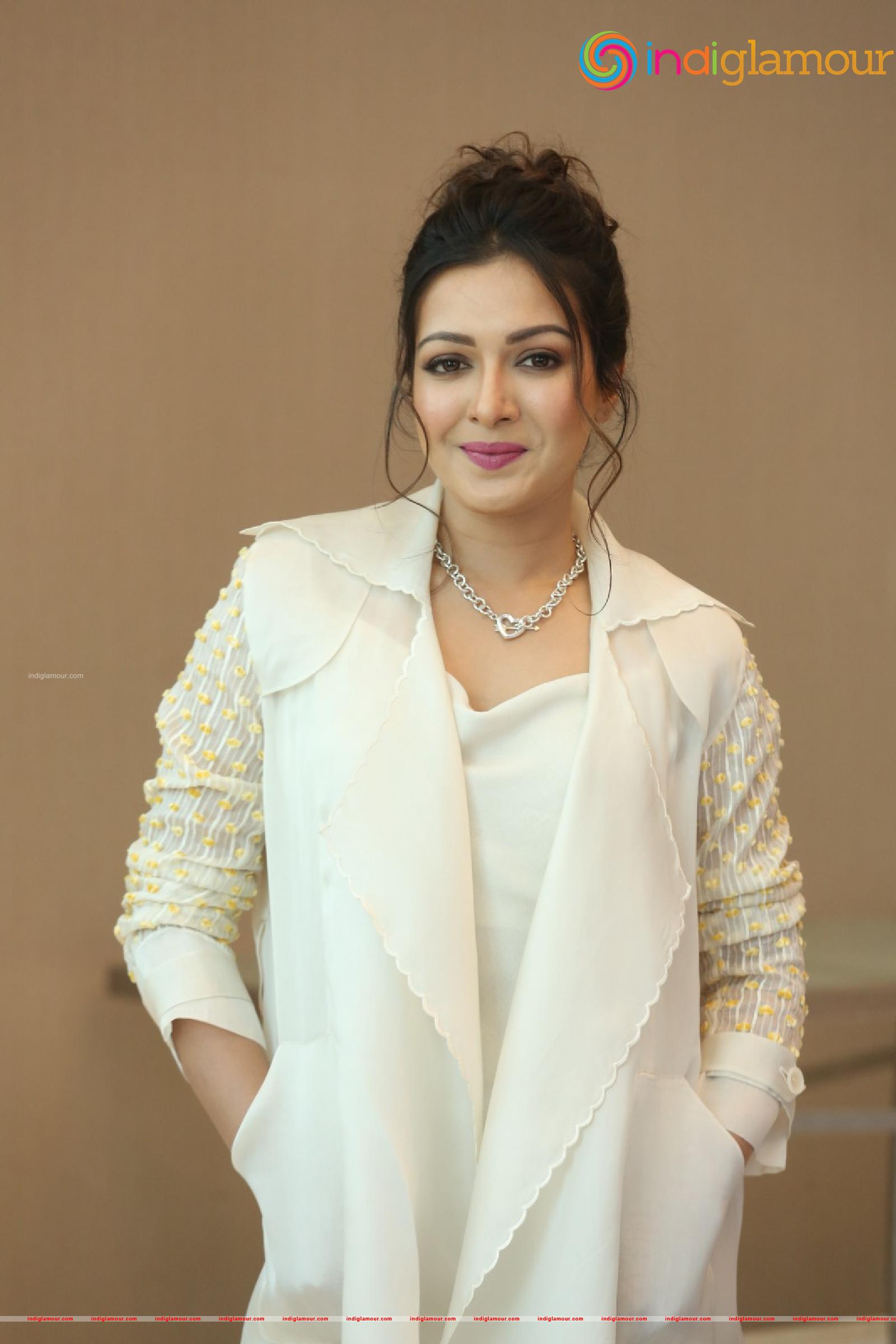 Catherine Tresa Actress hd photo