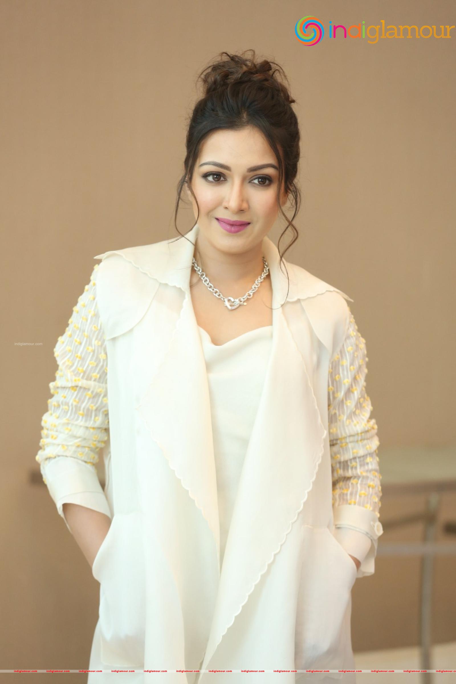 Catherine Tresa Actress hd photo