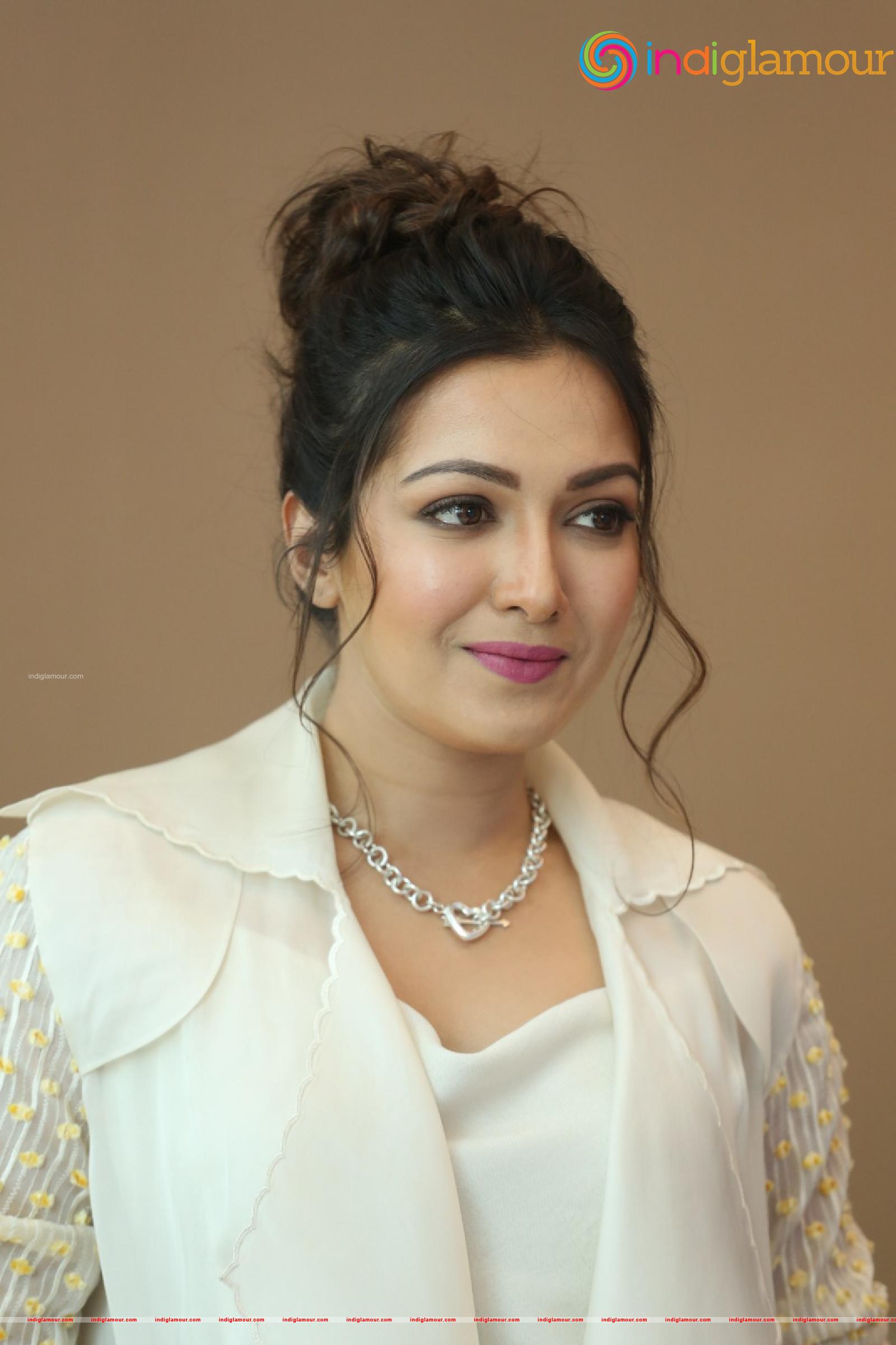 Catherine Tresa Actress hd photo