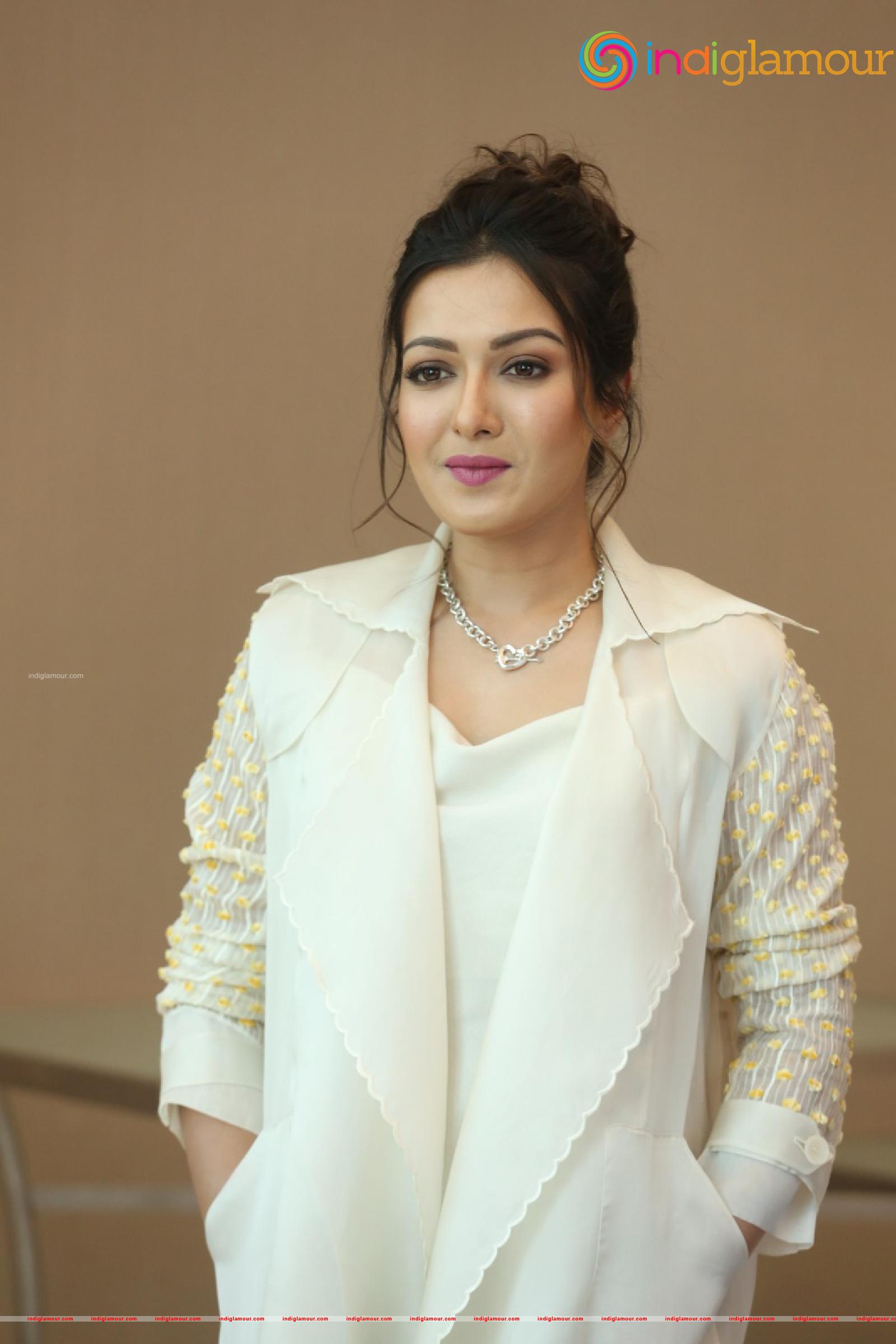 Catherine Tresa Actress hd photo