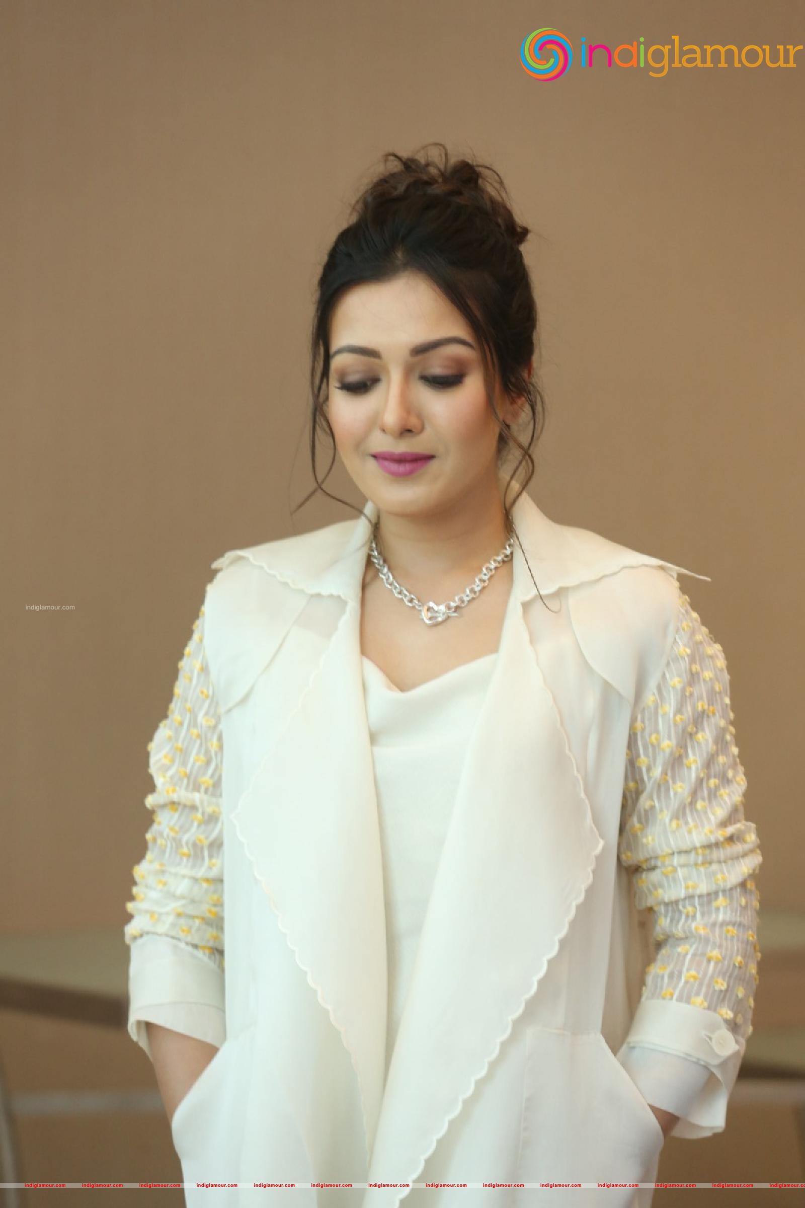 Catherine Tresa Actress hd photo