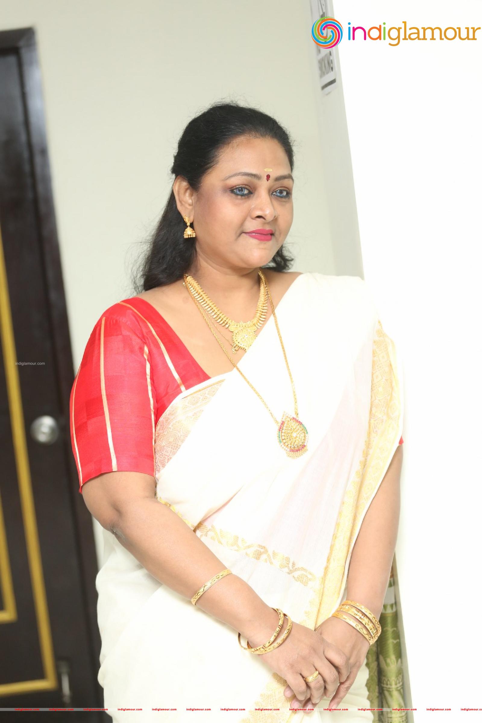 Shakeela Actress hd photo