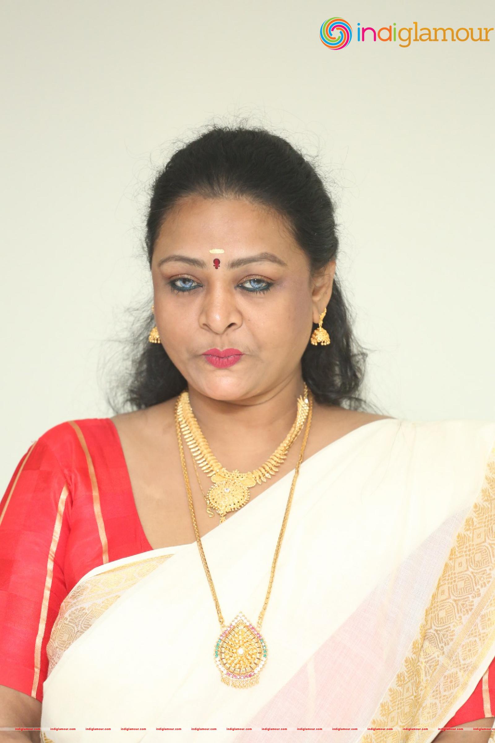 Shakeela Actress hd photo