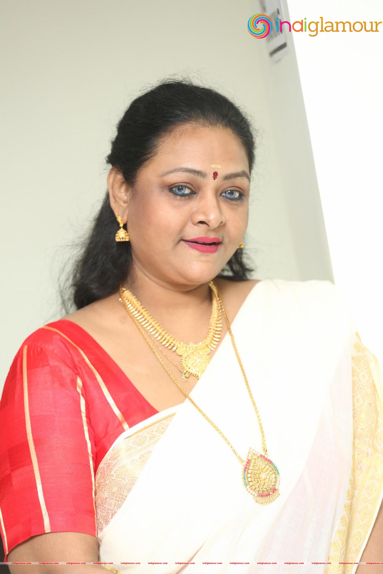 Shakeela Actress hd photo
