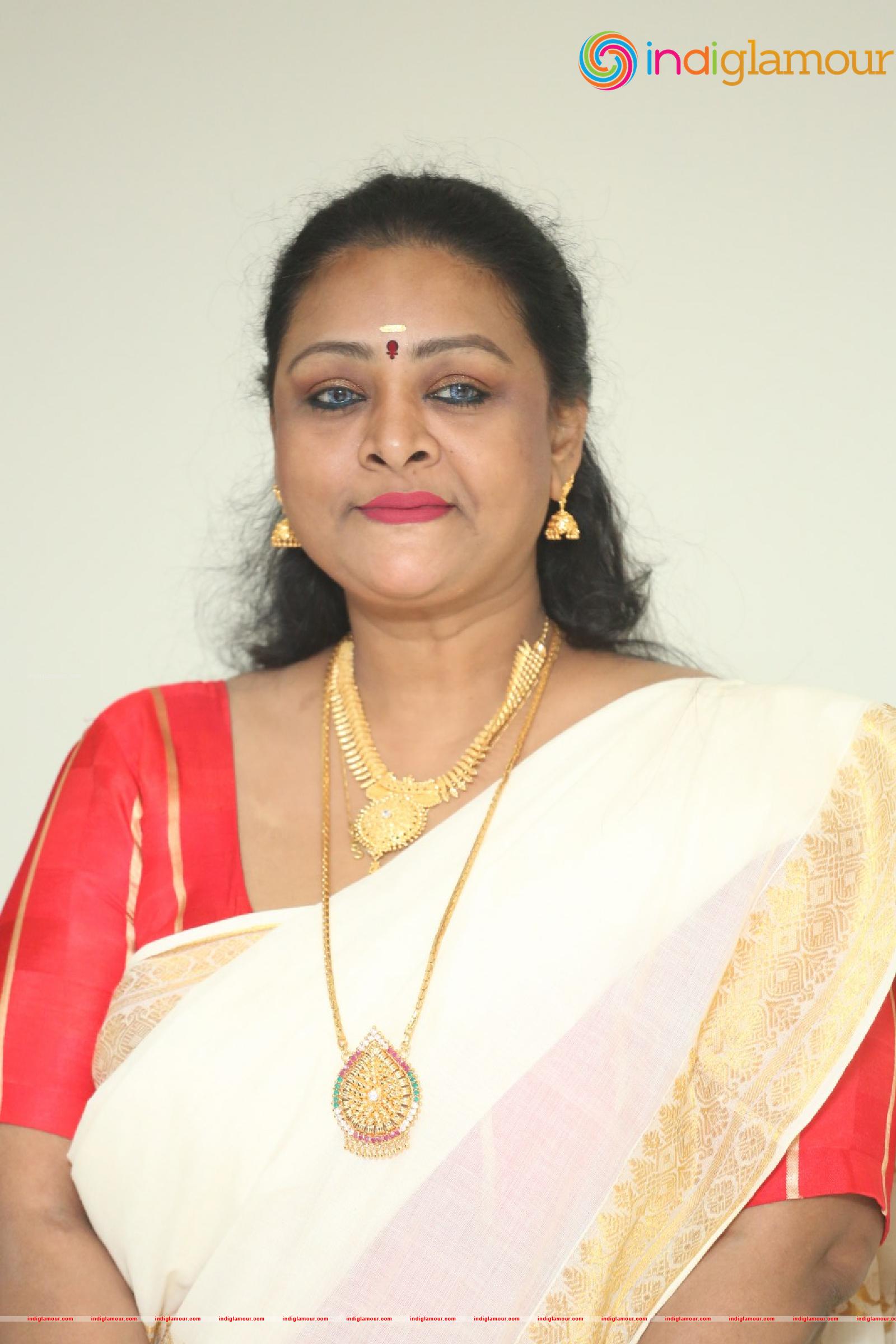 Shakeela Actress hd photo