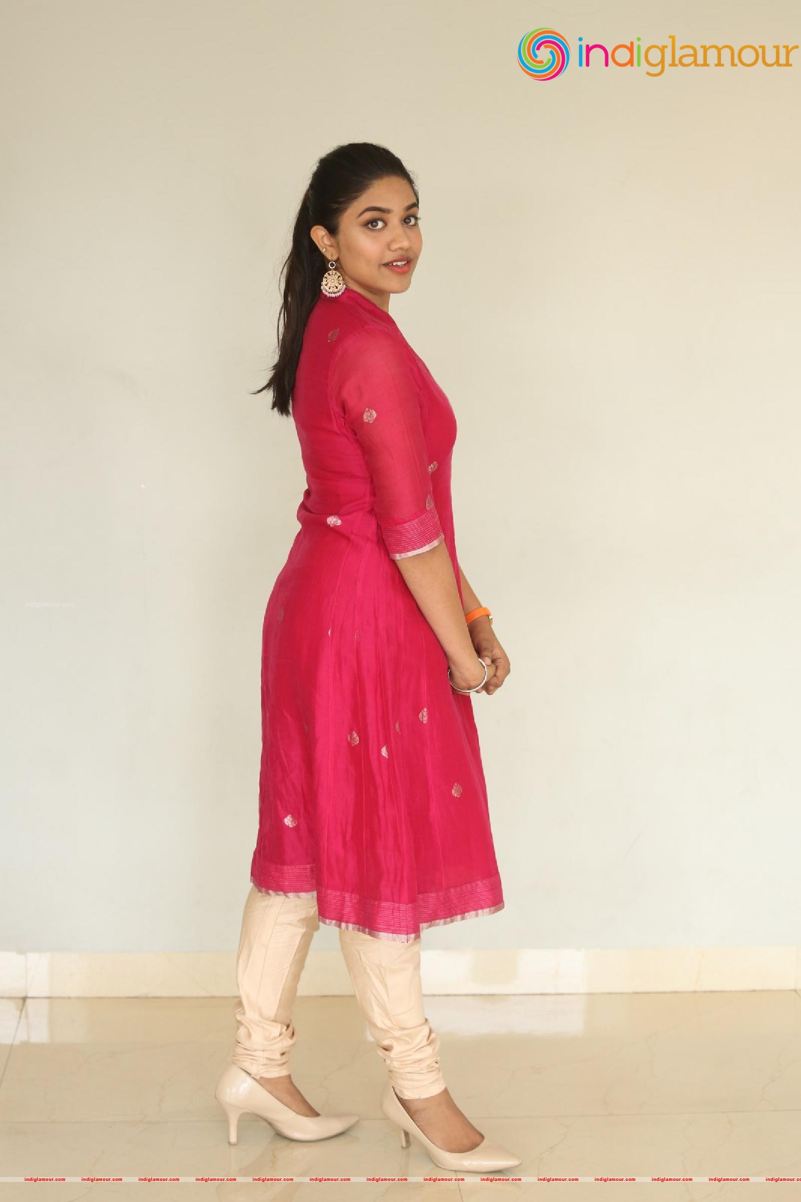 Malavika Satheesan Actress hd photo