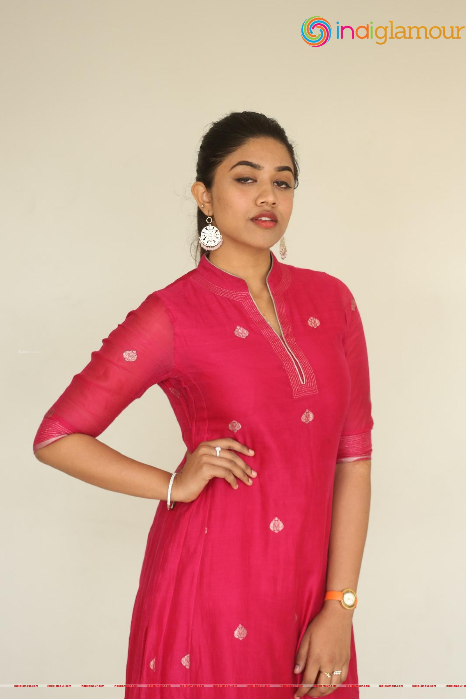 Malavika Satheesan Actress hd photo