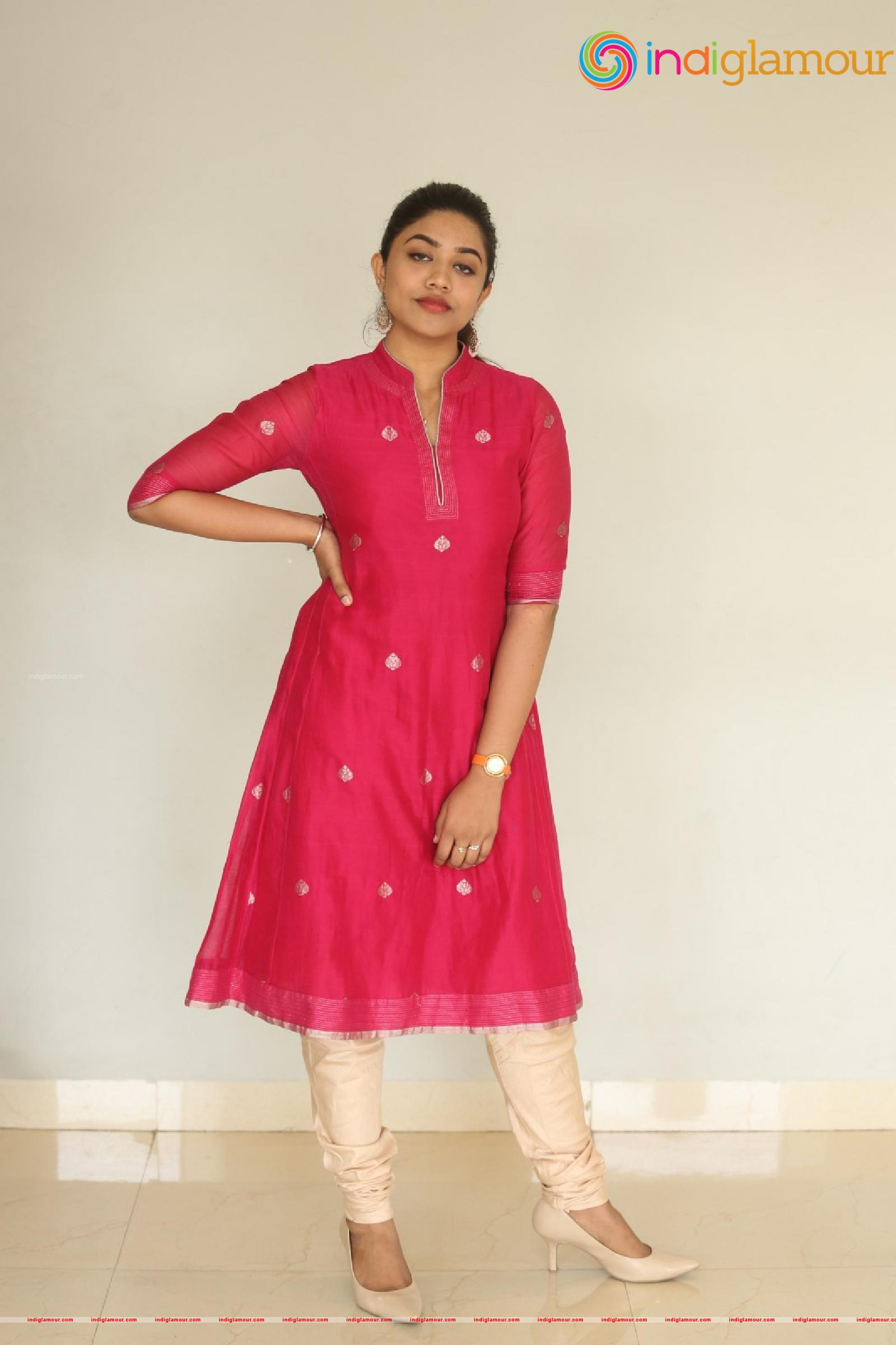 Malavika Satheesan Actress hd photo