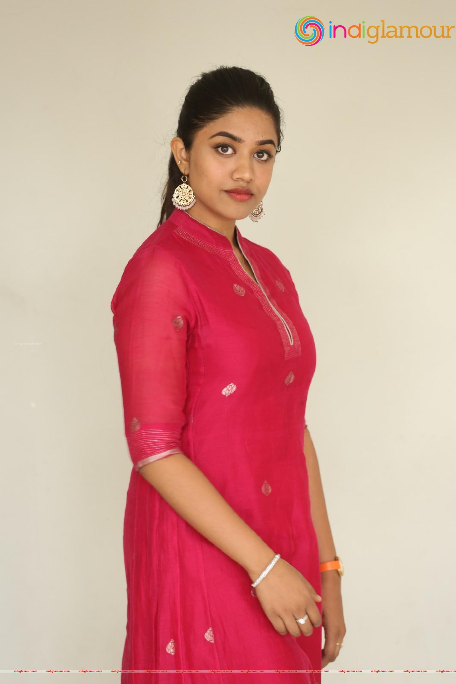 Malavika Satheesan Actress hd photo