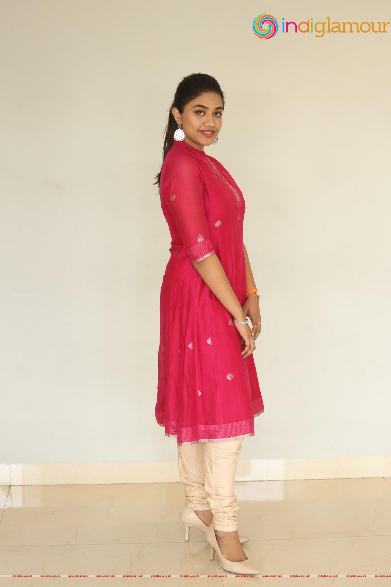 Malavika Satheesan Actress hd photo