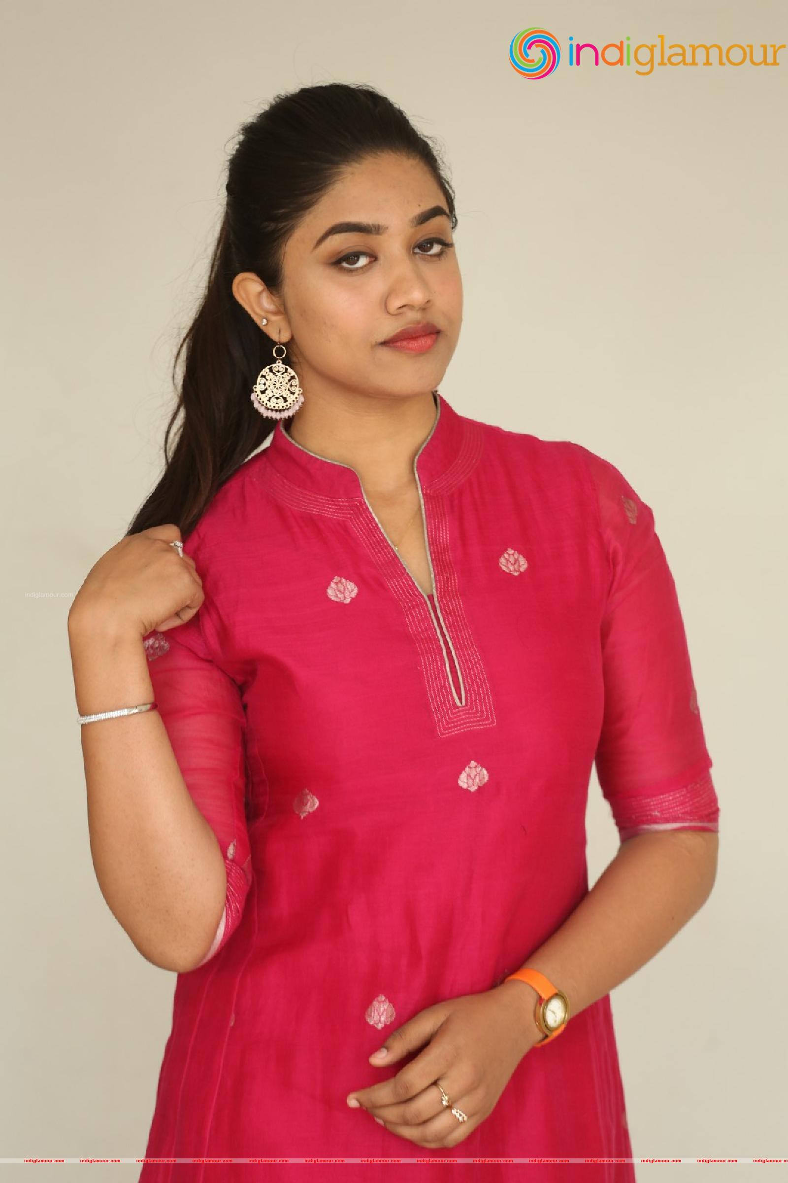 Malavika Satheesan Actress hd photo