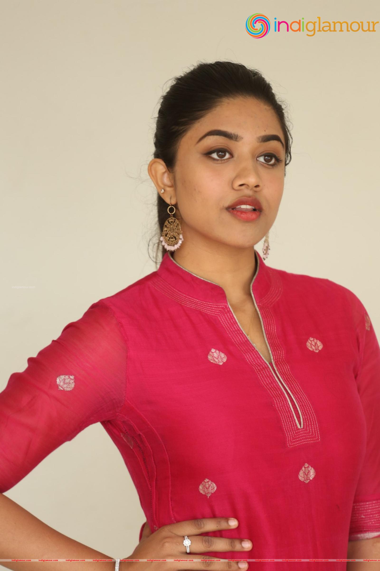 Malavika Satheesan Actress hd photo