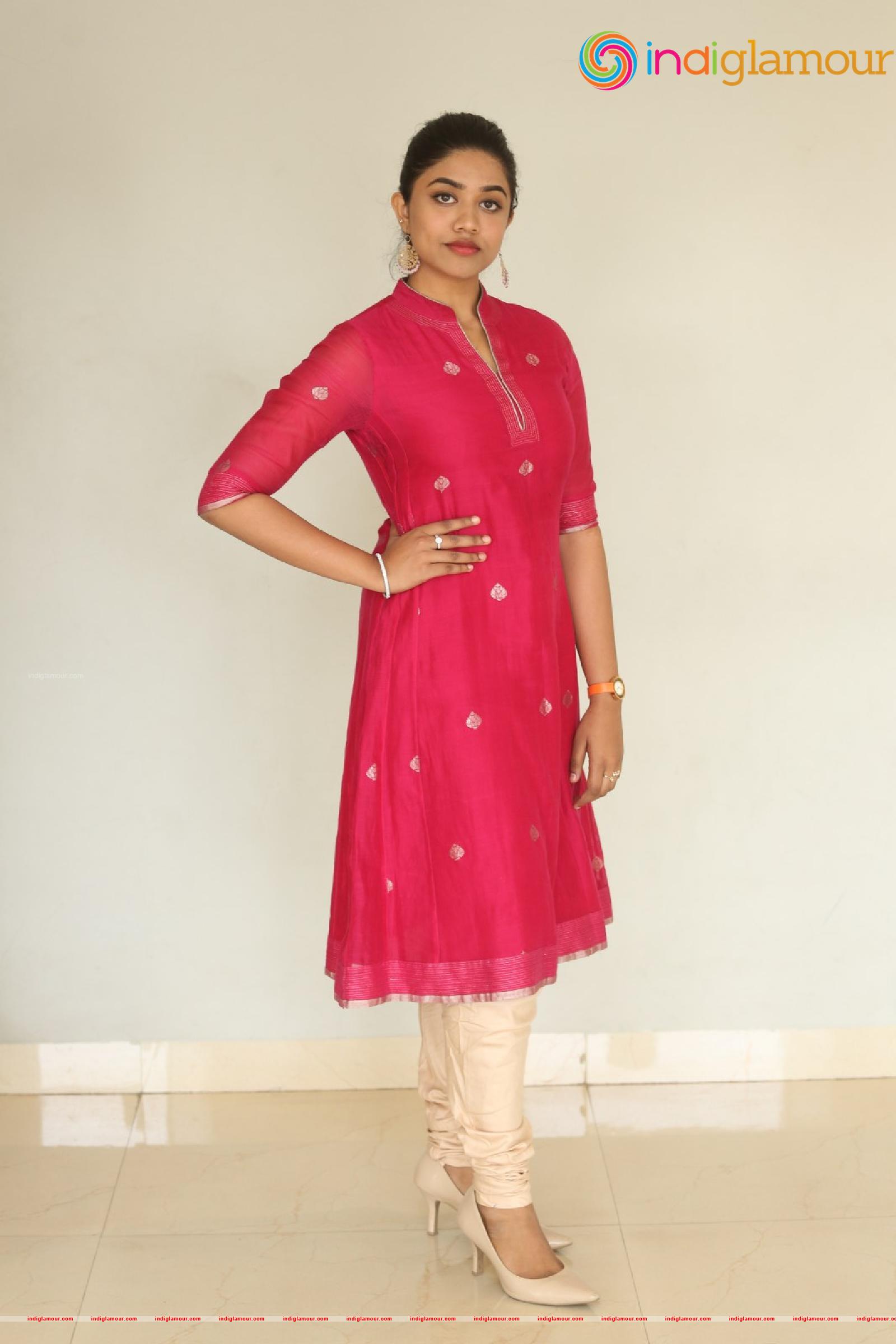 Malavika Satheesan Actress hd photo