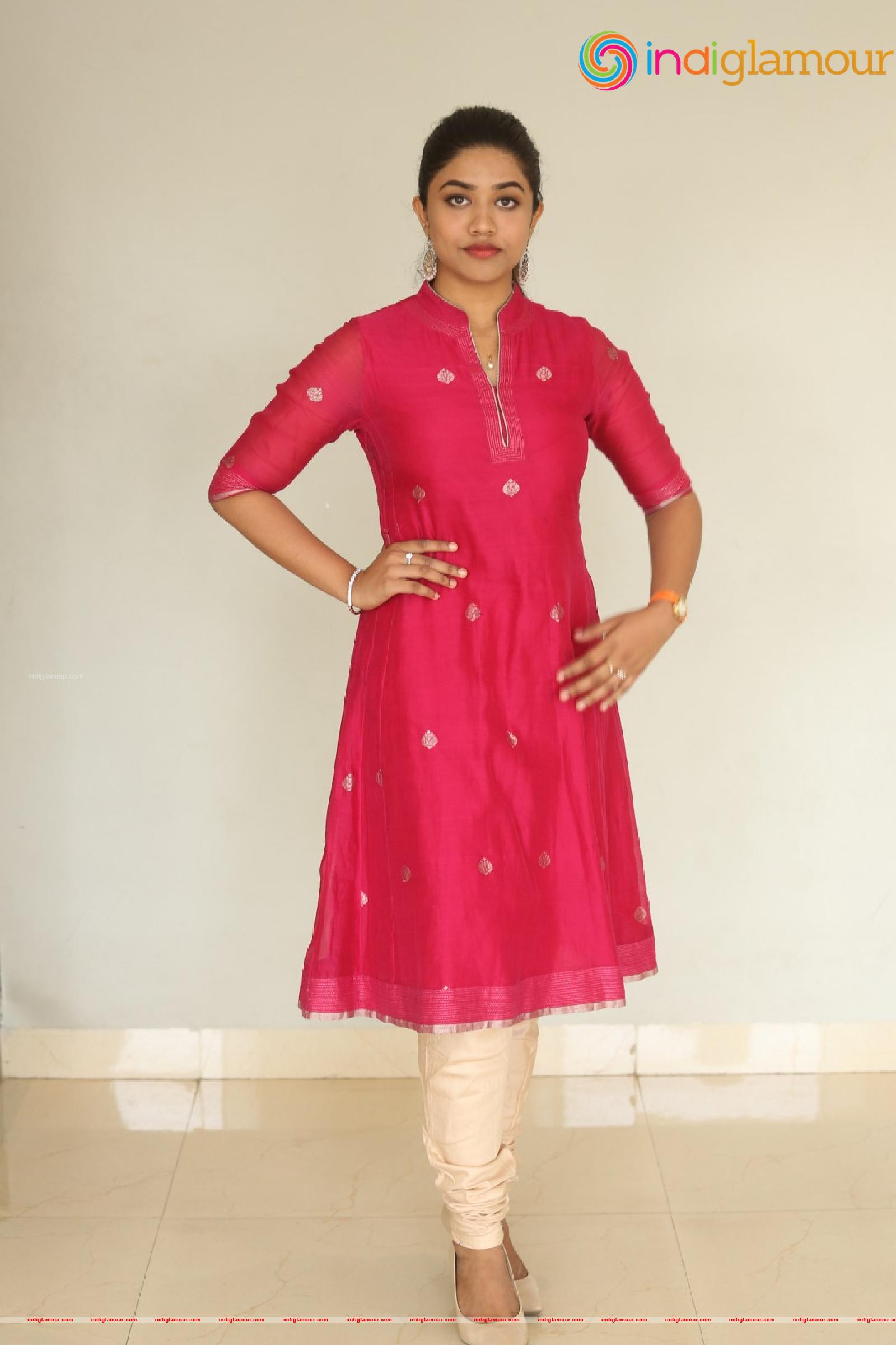 Malavika Satheesan Actress hd photo