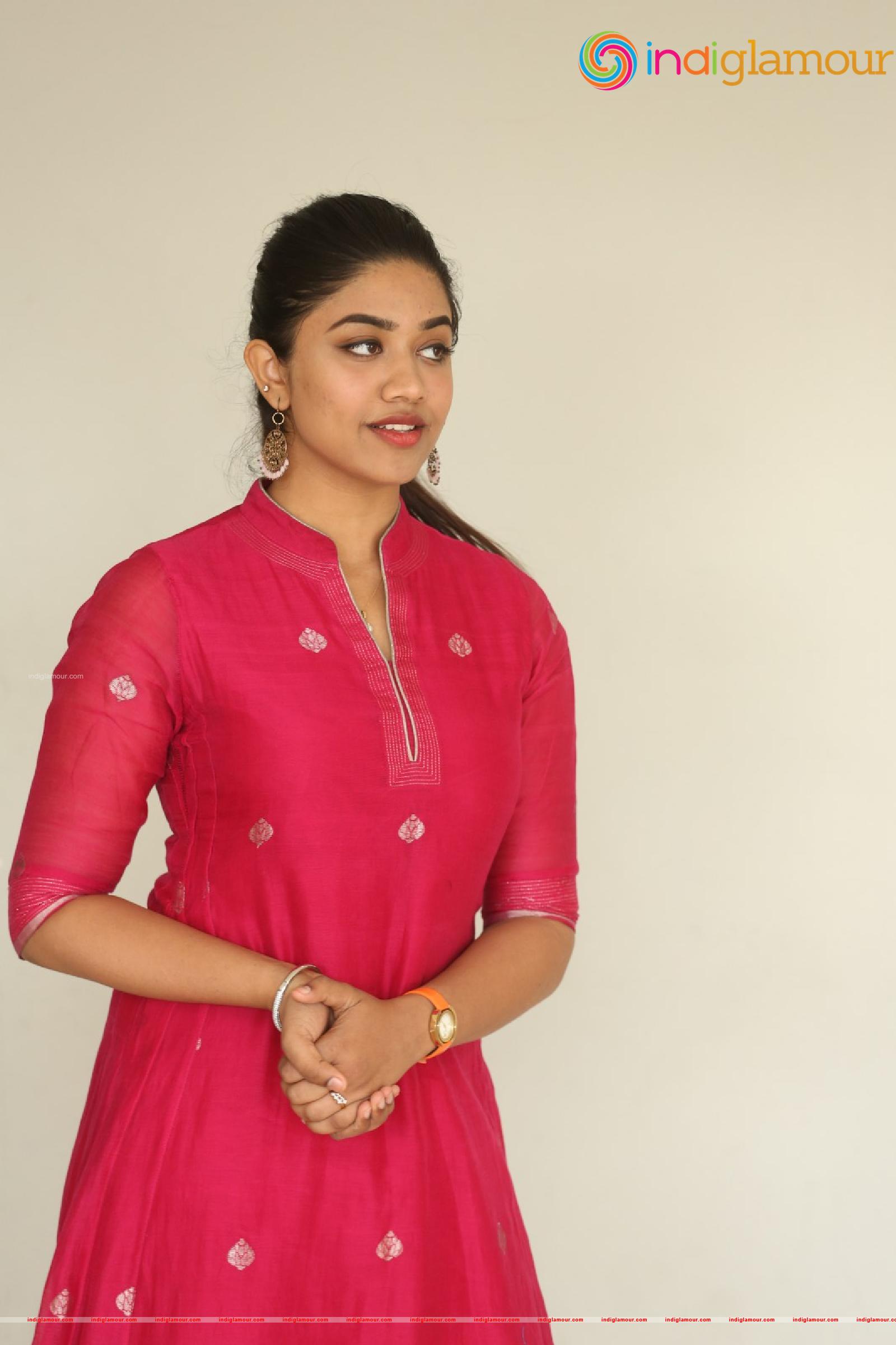 Malavika Satheesan Actress hd photo