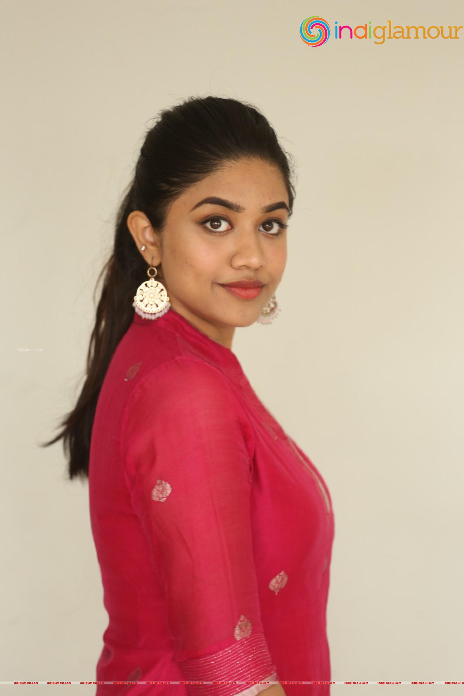 Malavika Satheesan Actress hd photo