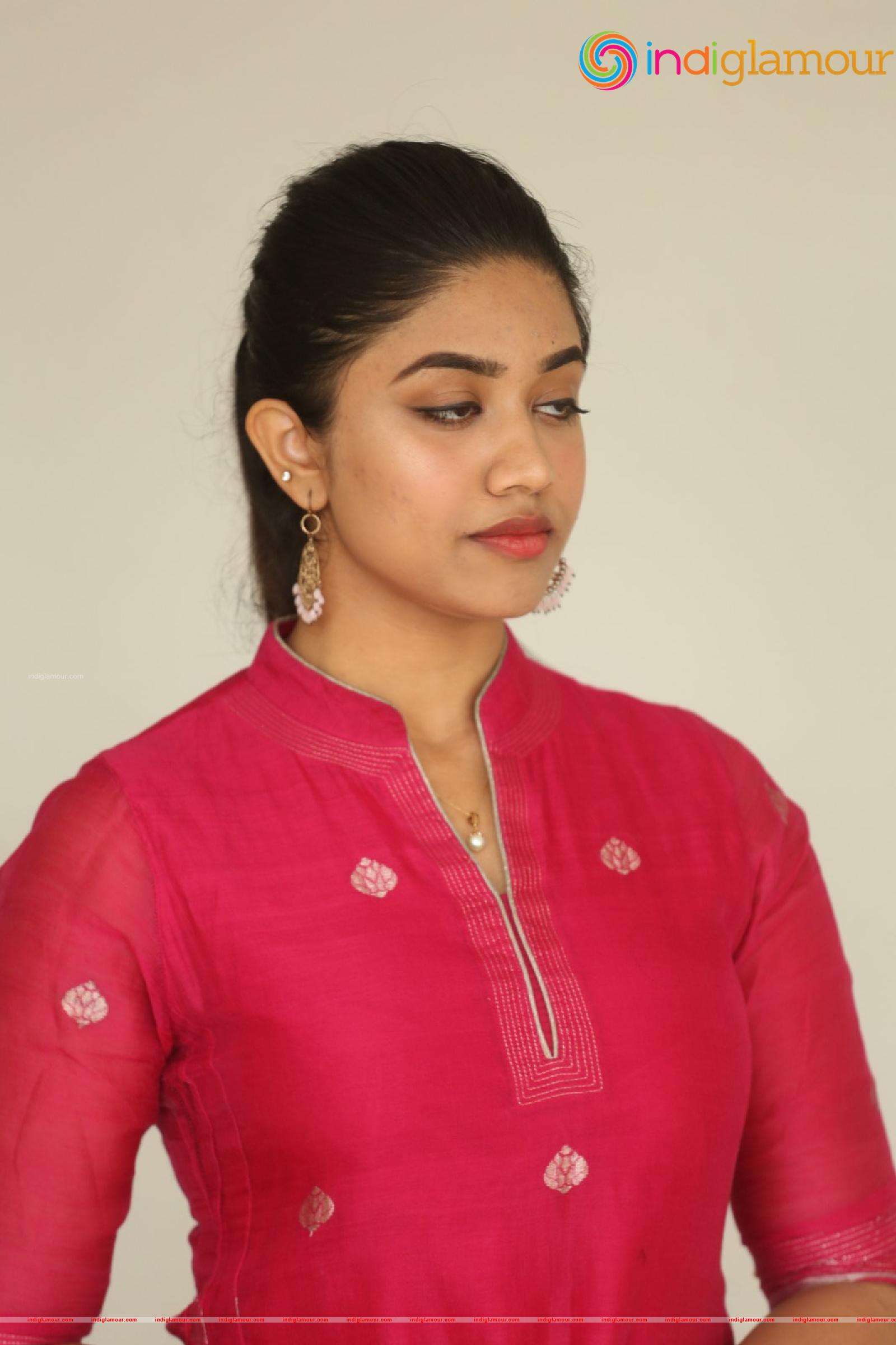 Malavika Satheesan Actress hd photo
