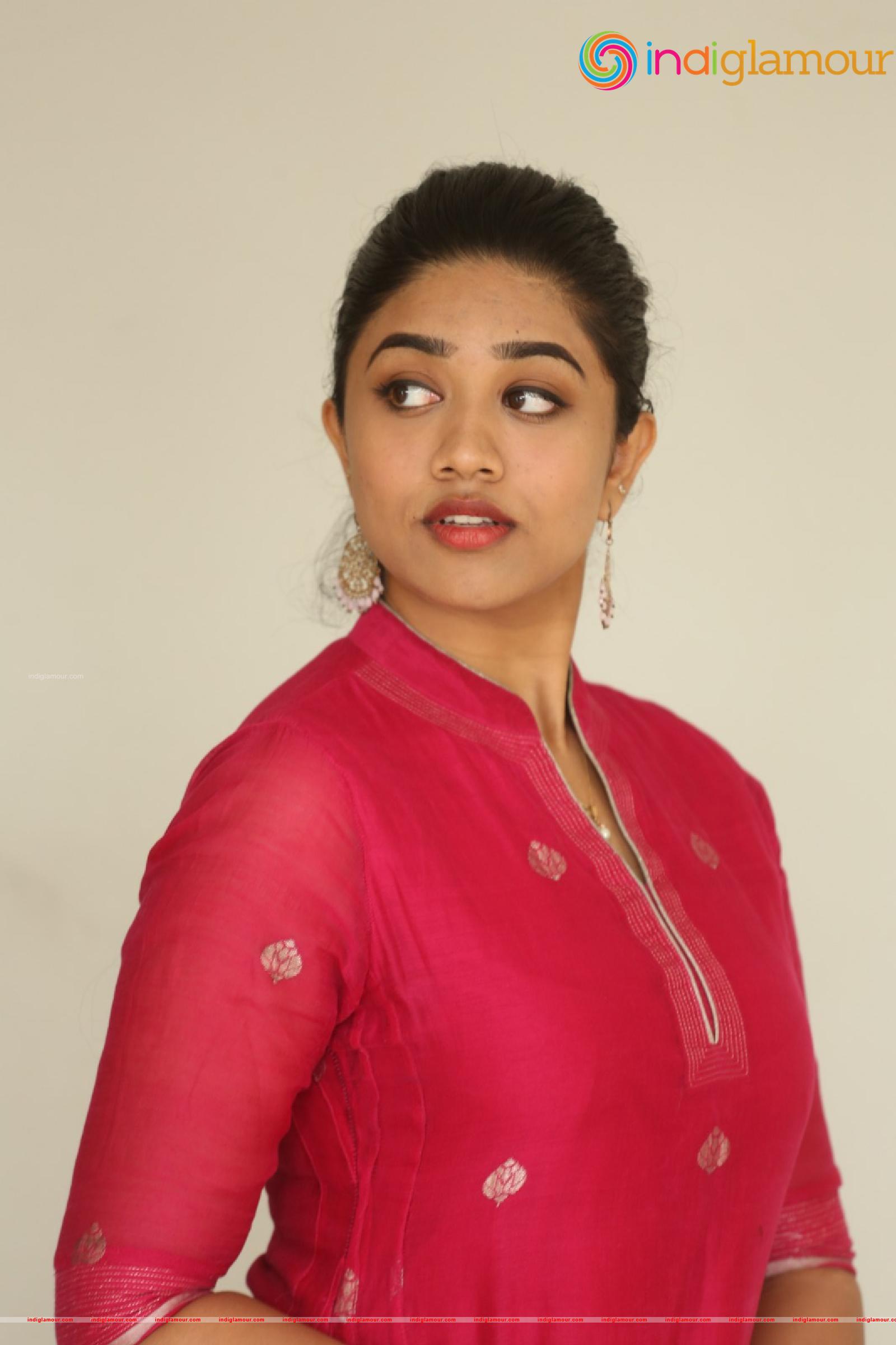 Malavika Satheesan Actress hd photo