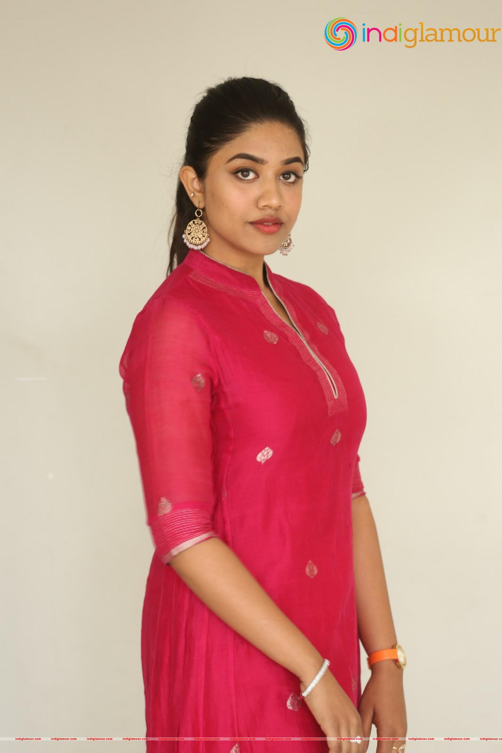 Malavika Satheesan Actress hd photo