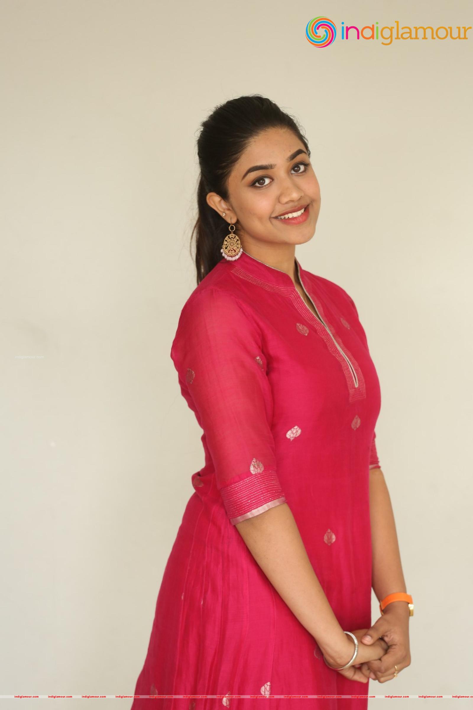 Malavika Satheesan Actress hd photo