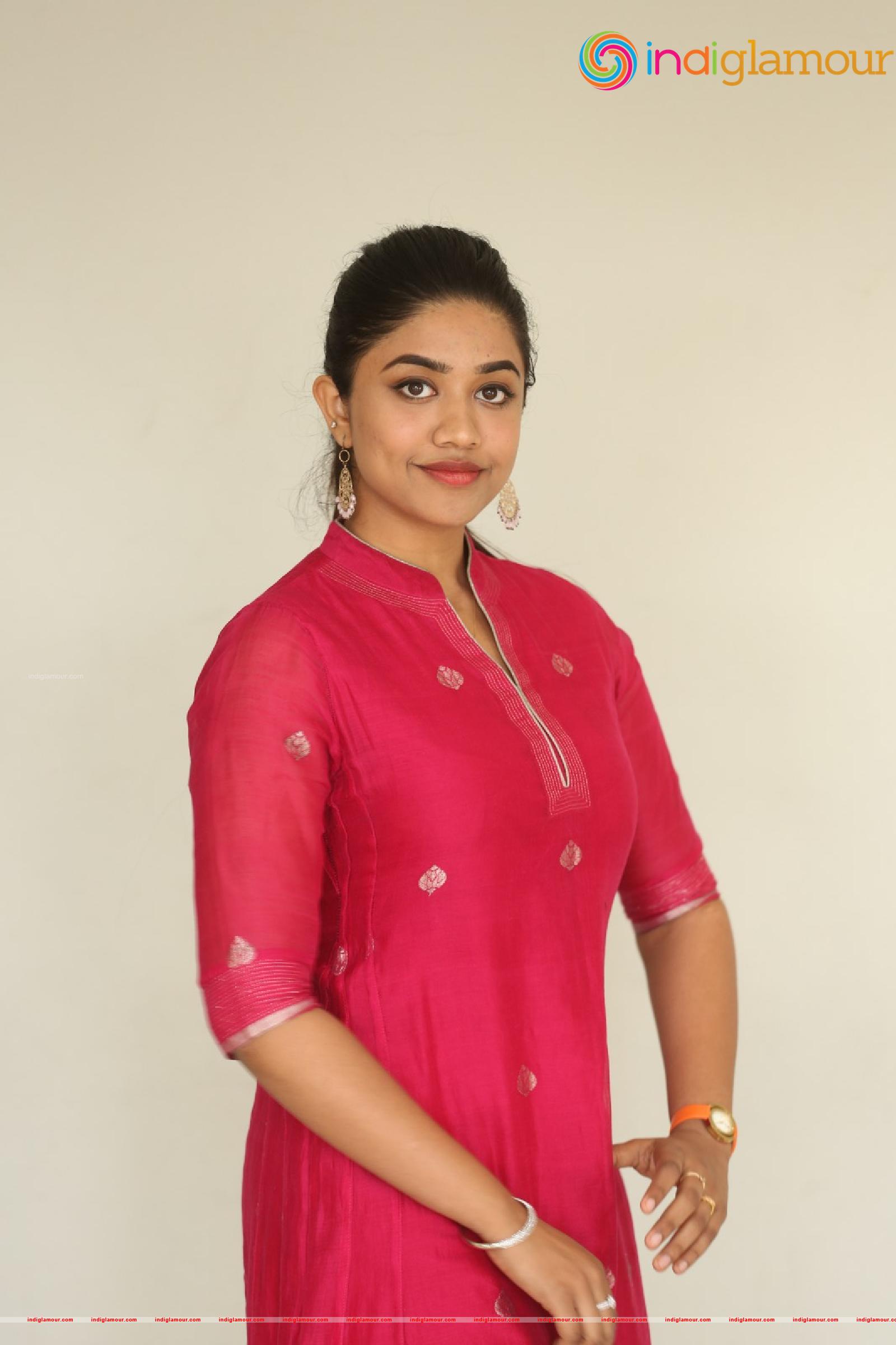 Malavika Satheesan Actress hd photo