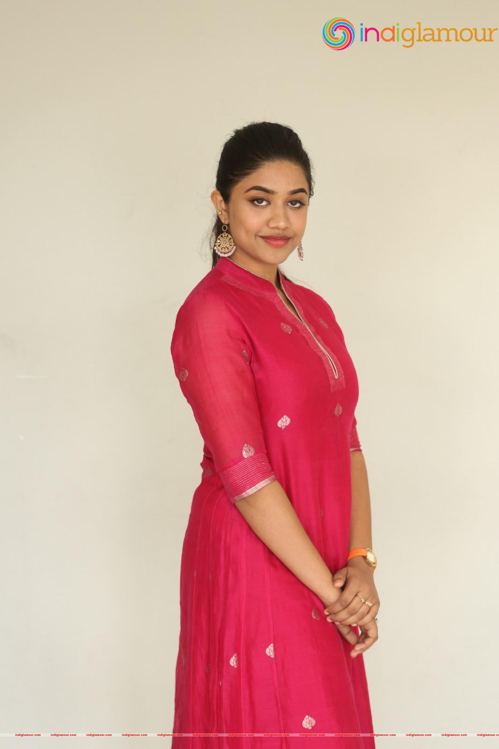Malavika Satheesan Actress hd photo