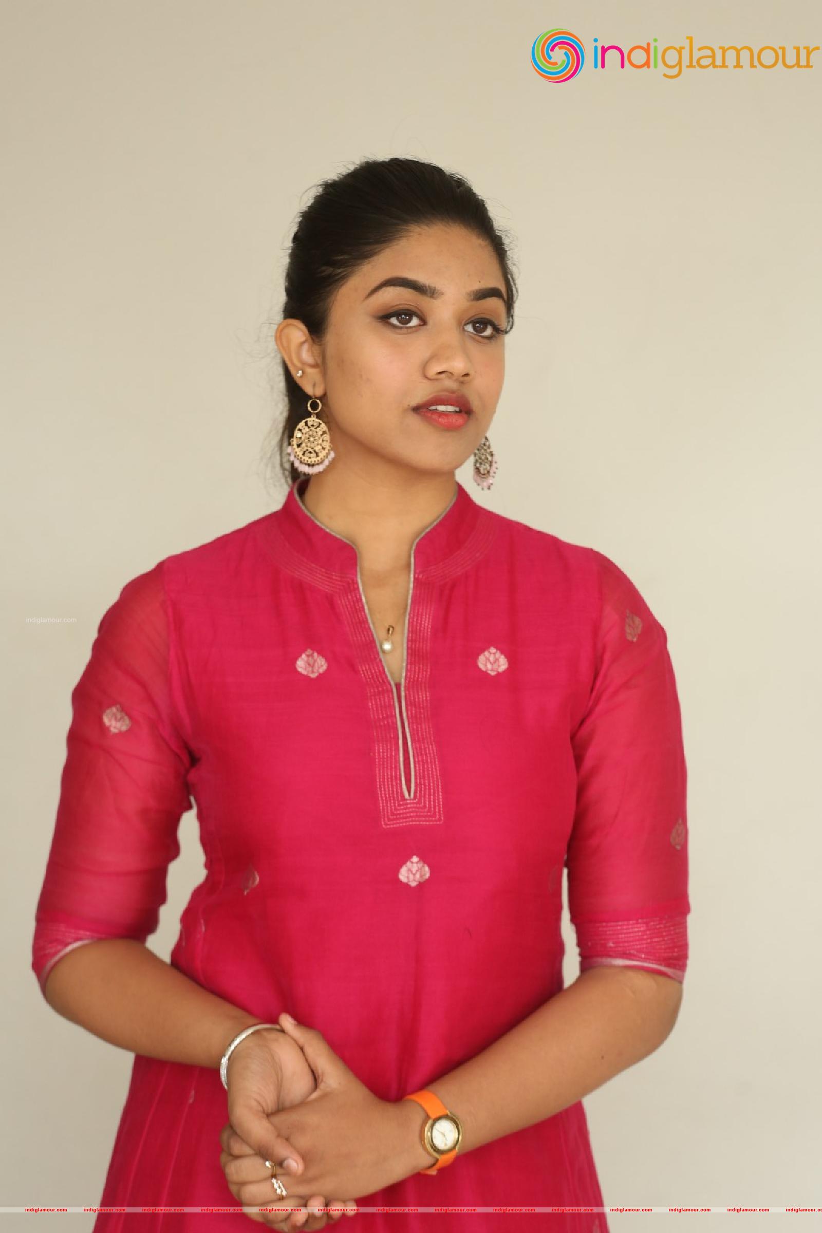 Malavika Satheesan Actress hd photo