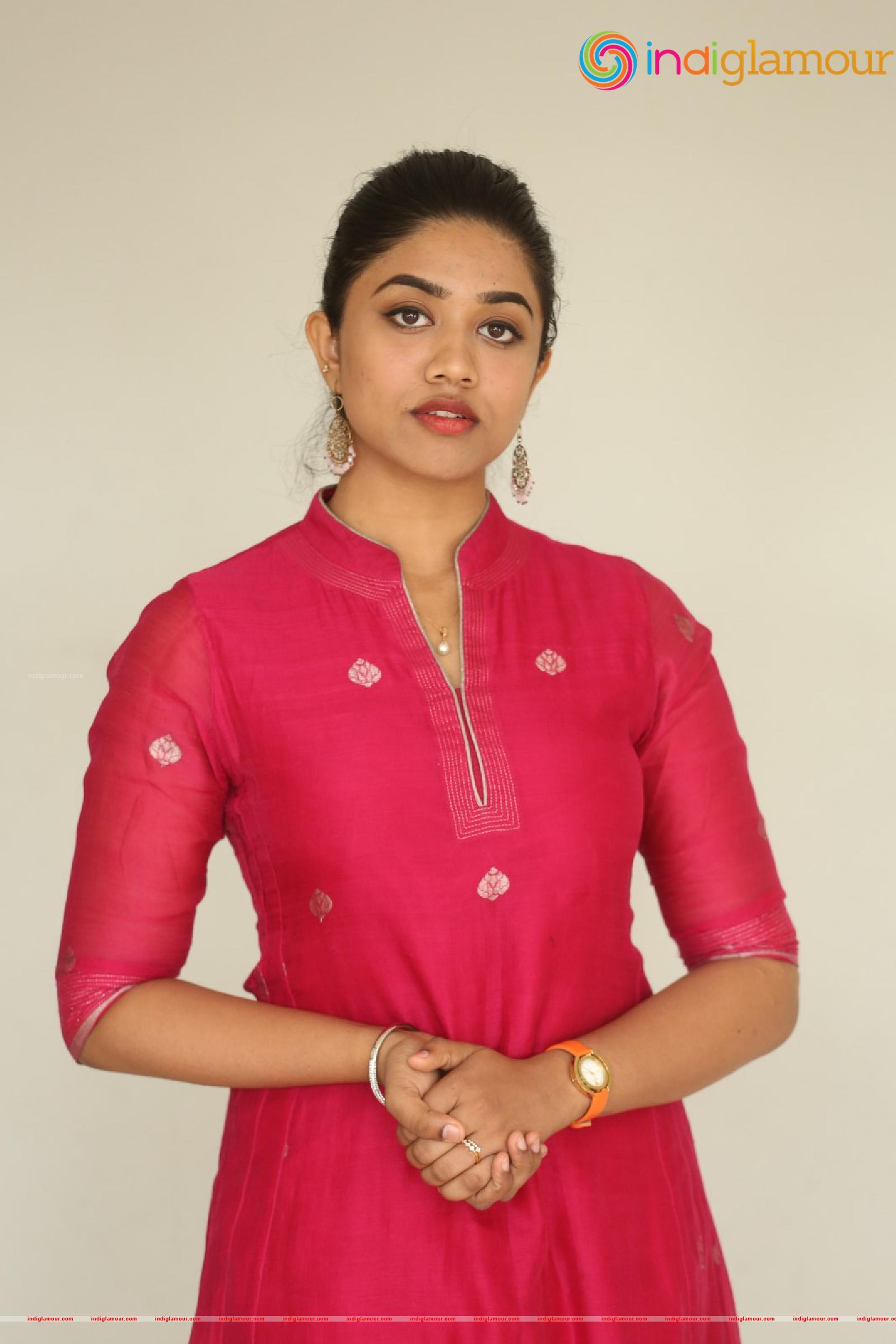 Malavika Satheesan Actress hd photo