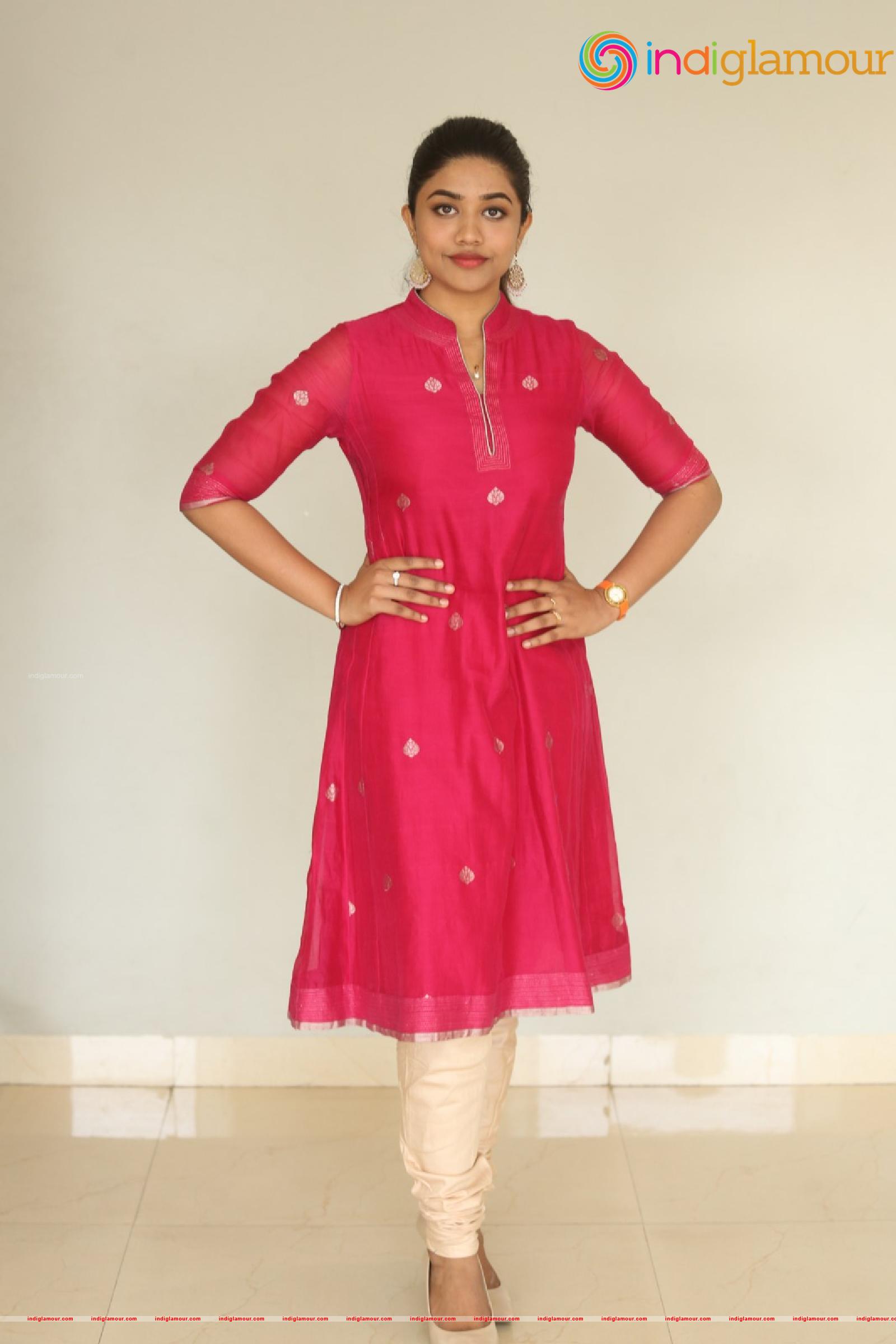 Malavika Satheesan Actress hd photo