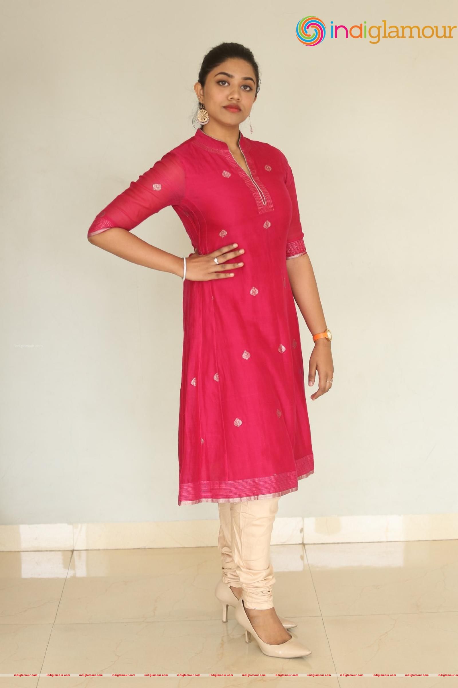 Malavika Satheesan Actress hd photo