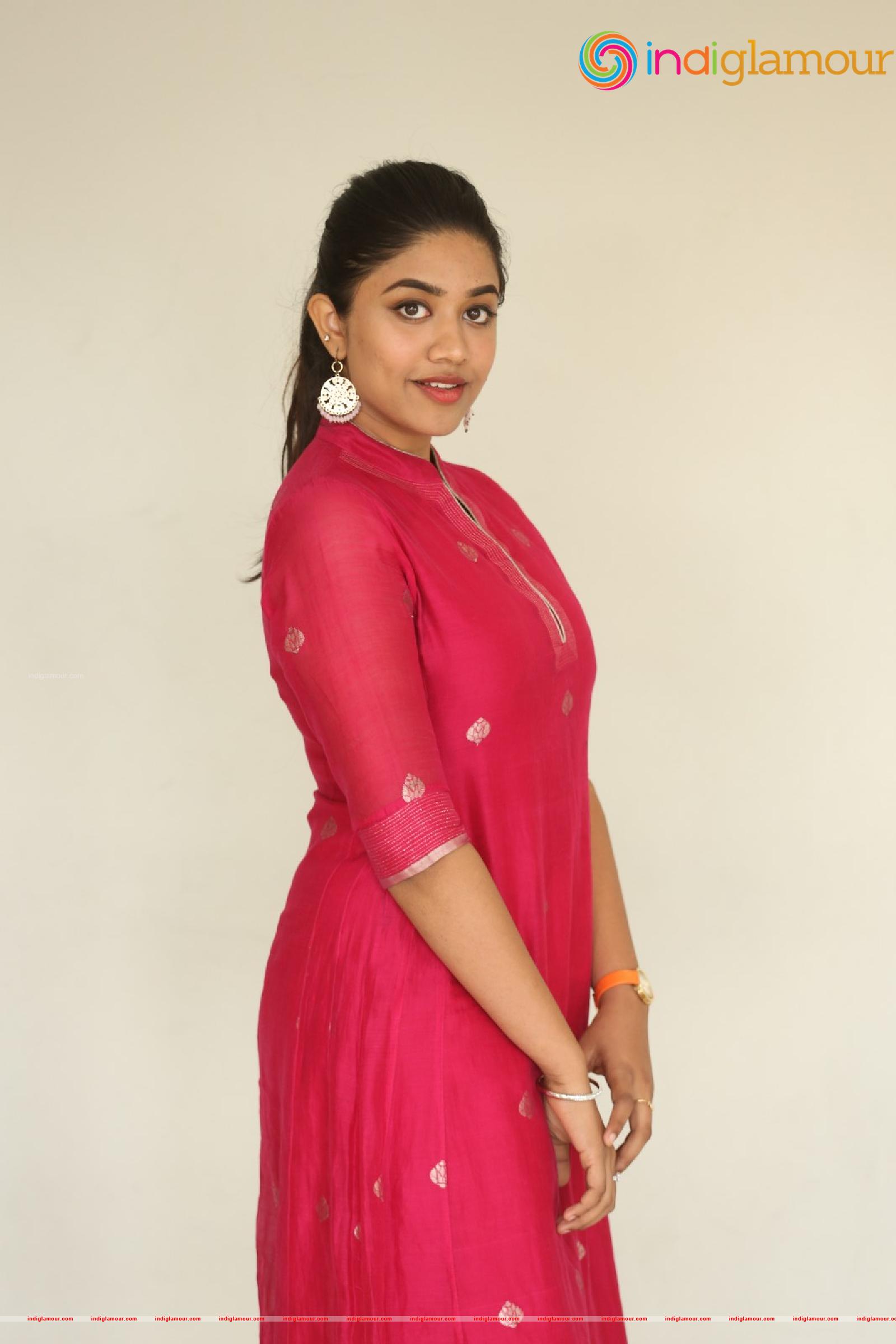 Malavika Satheesan Actress hd photo