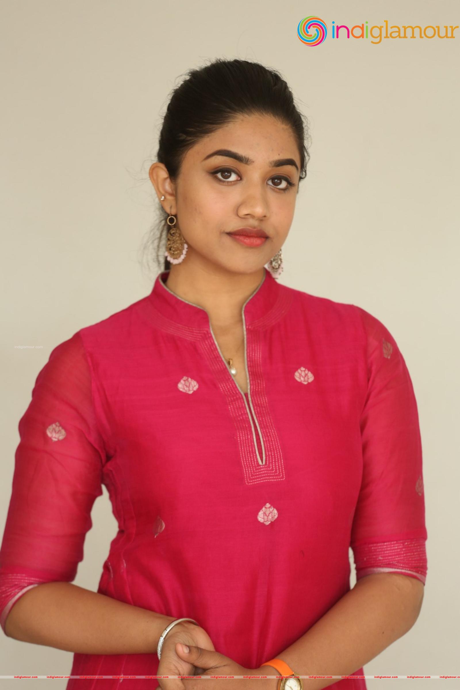 Malavika Satheesan Actress hd photo