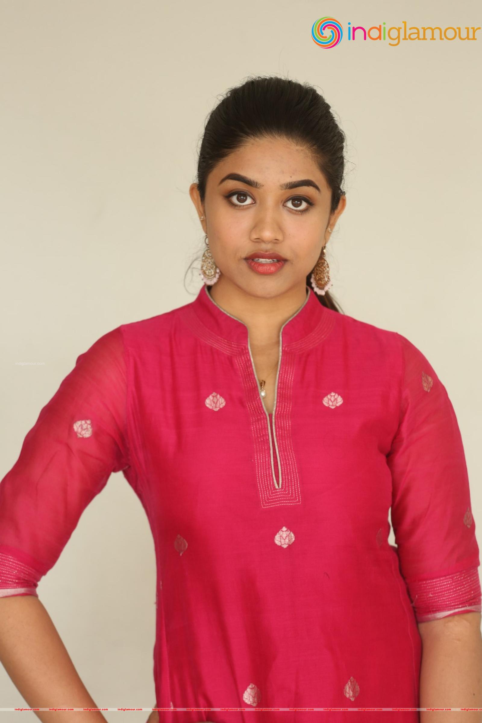 Malavika Satheesan Actress hd photo