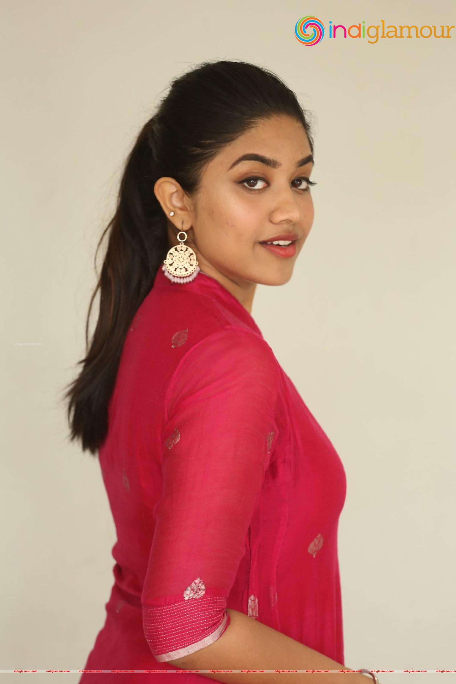 Malavika Satheesan Actress hd photo