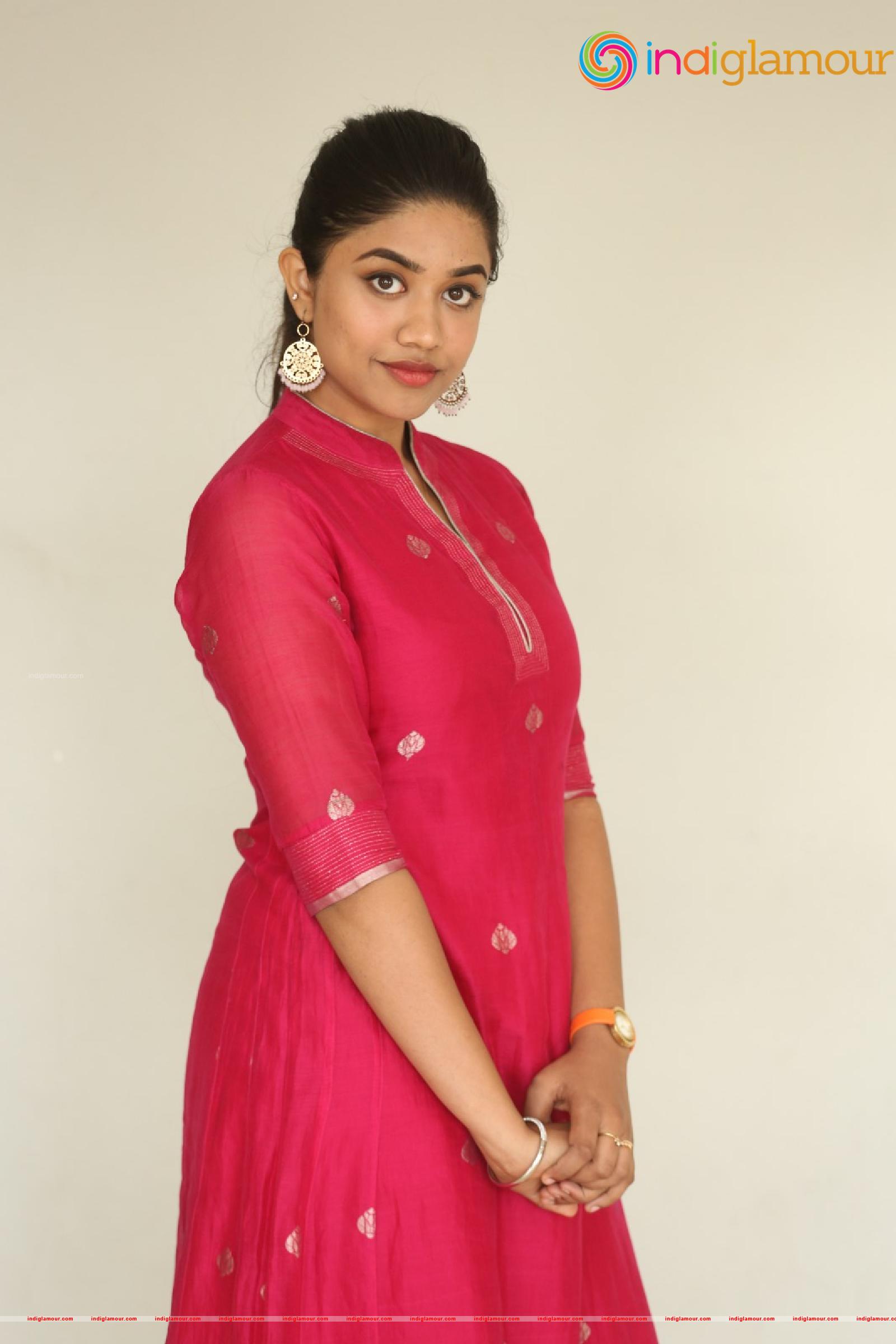 Malavika Satheesan Actress hd photo