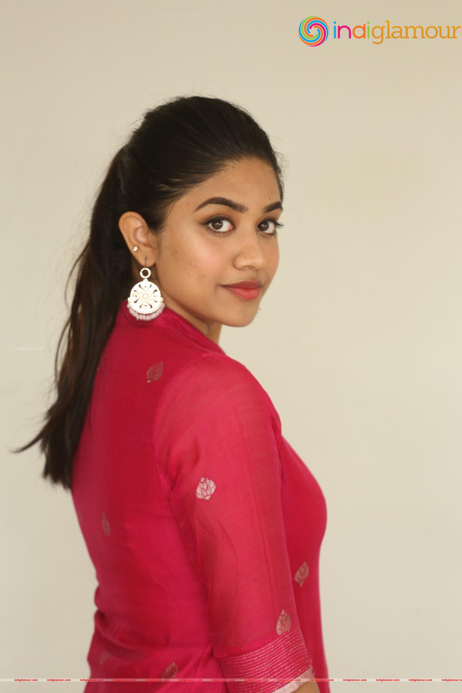 Malavika Satheesan Actress hd photo