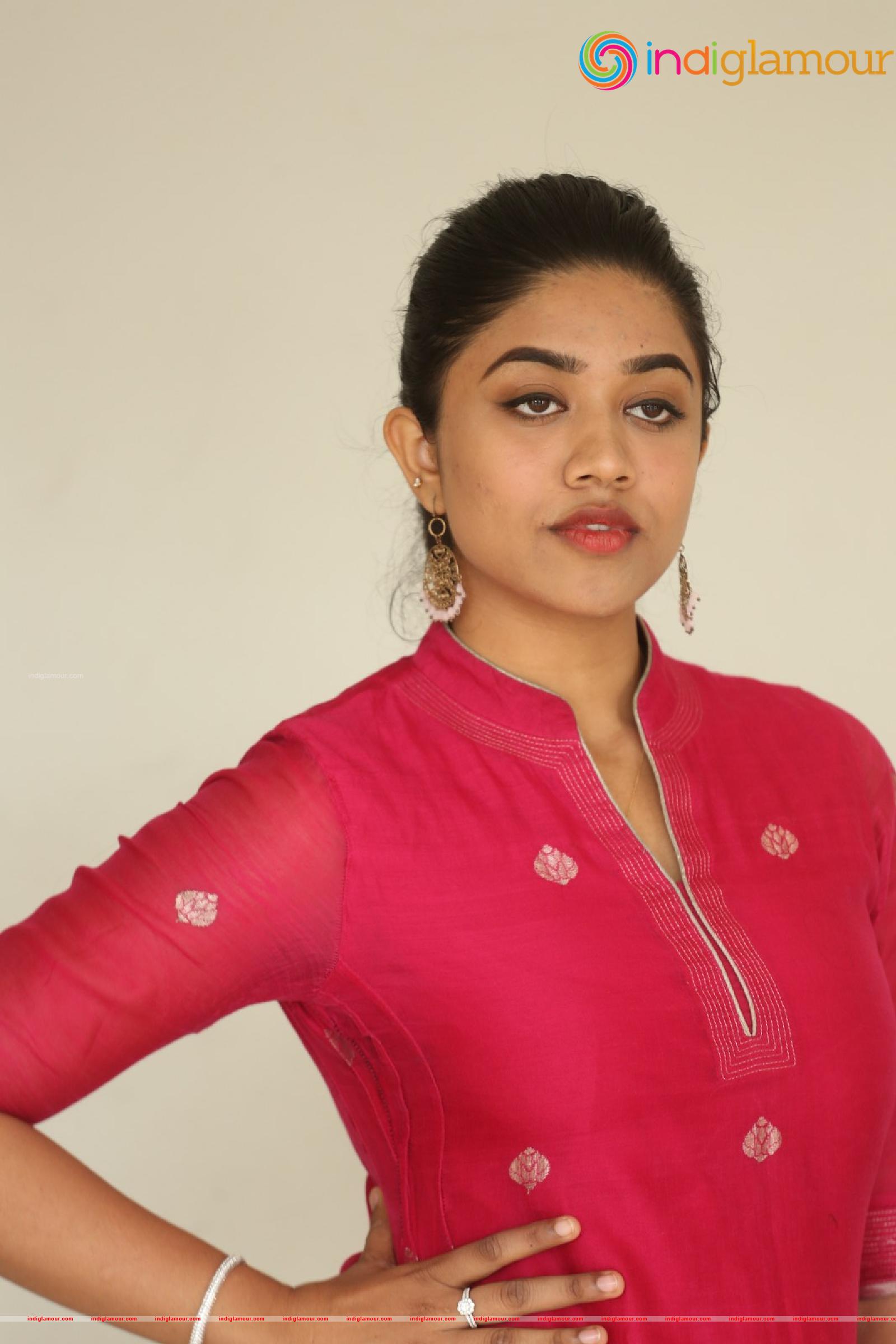 Malavika Satheesan Actress hd photo