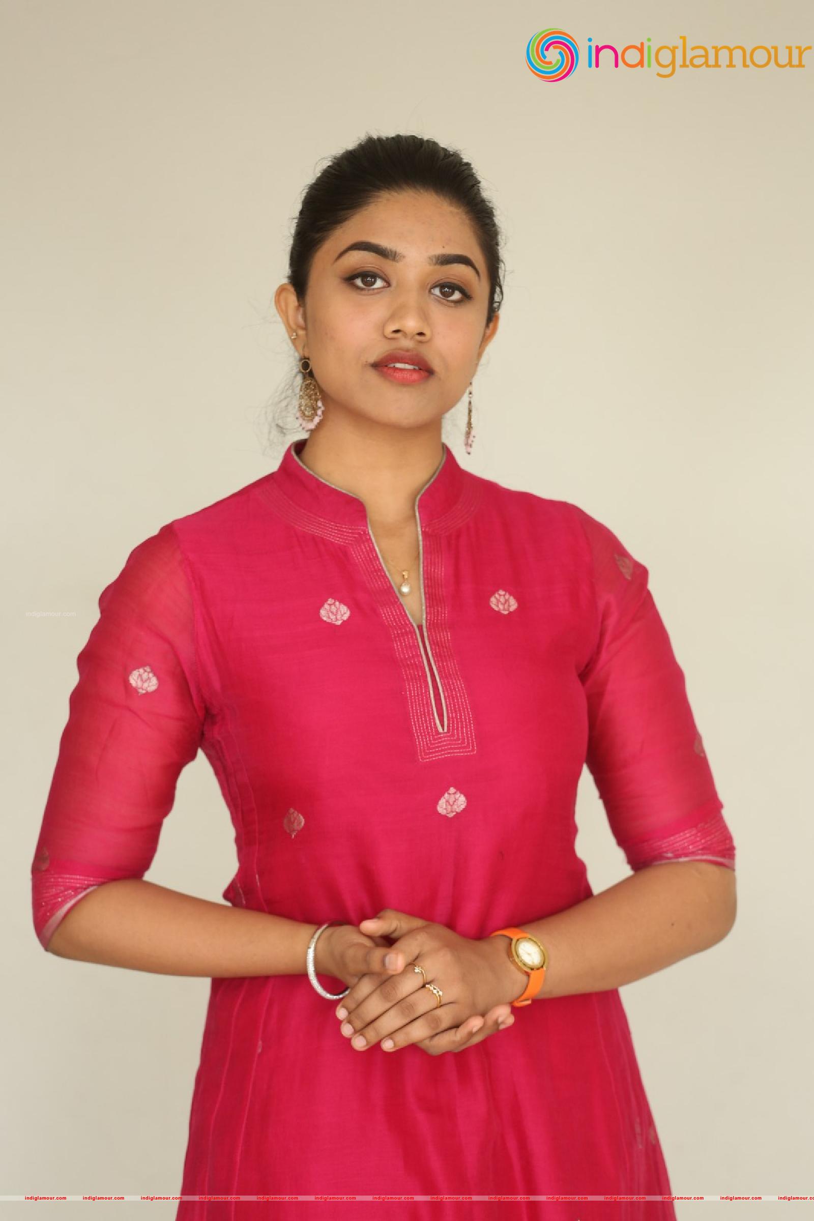 Malavika Satheesan Actress hd photo