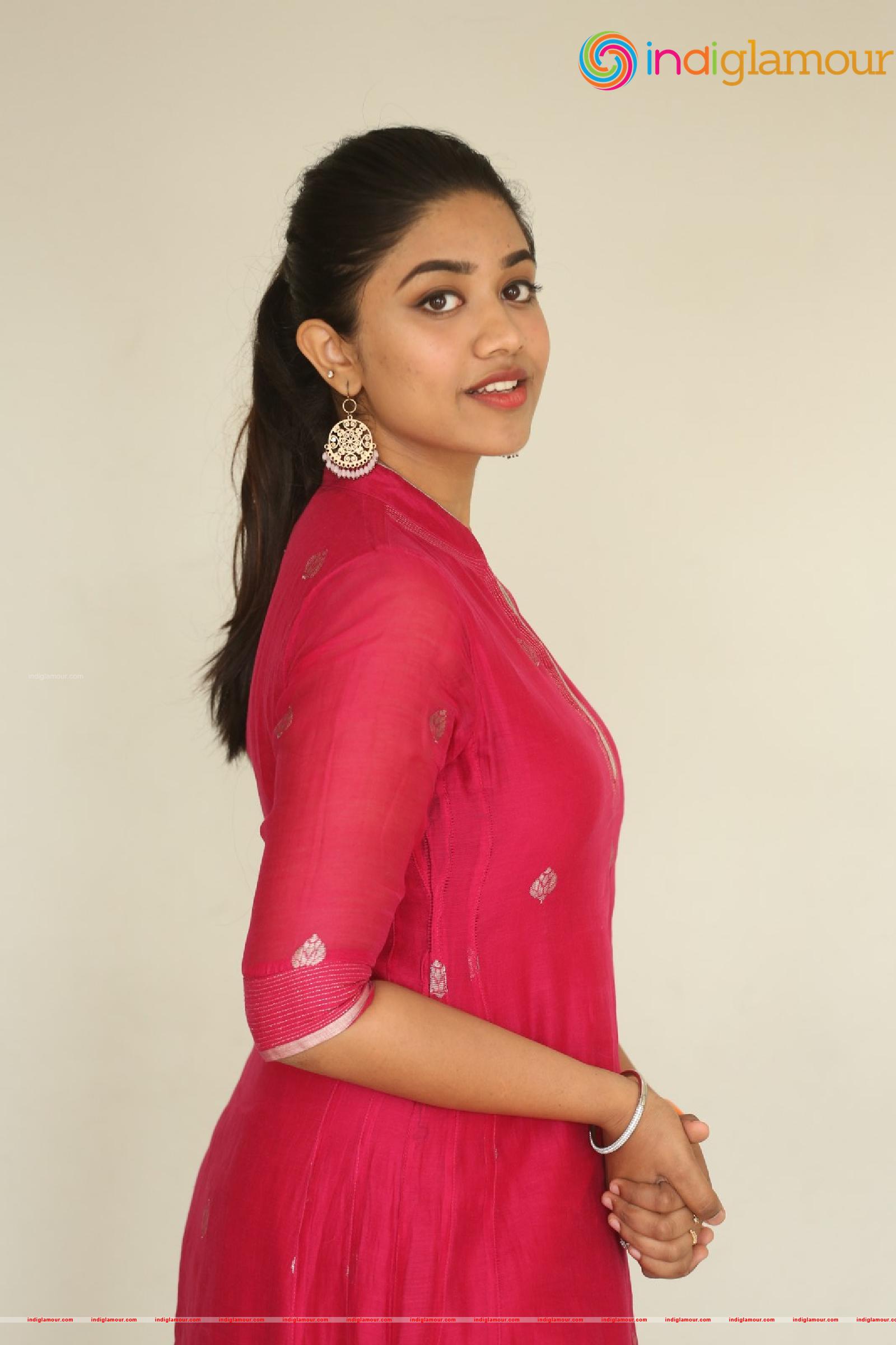 Malavika Satheesan Actress hd photo