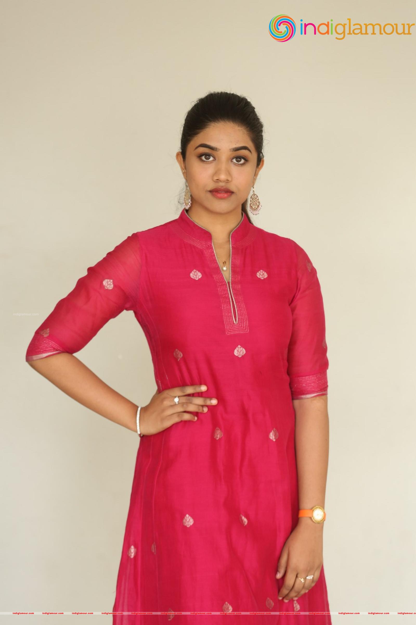 Malavika Satheesan Actress hd photo